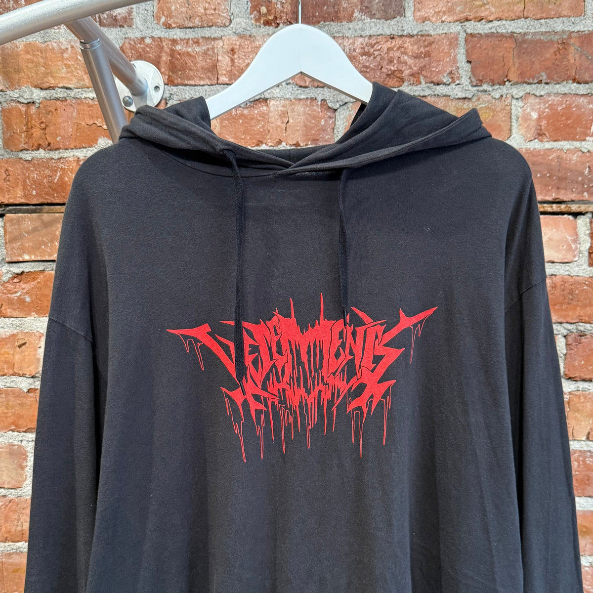 VETEMENTS AW18 HEAVY METAL TOUR HOODIE ‘BLACK’