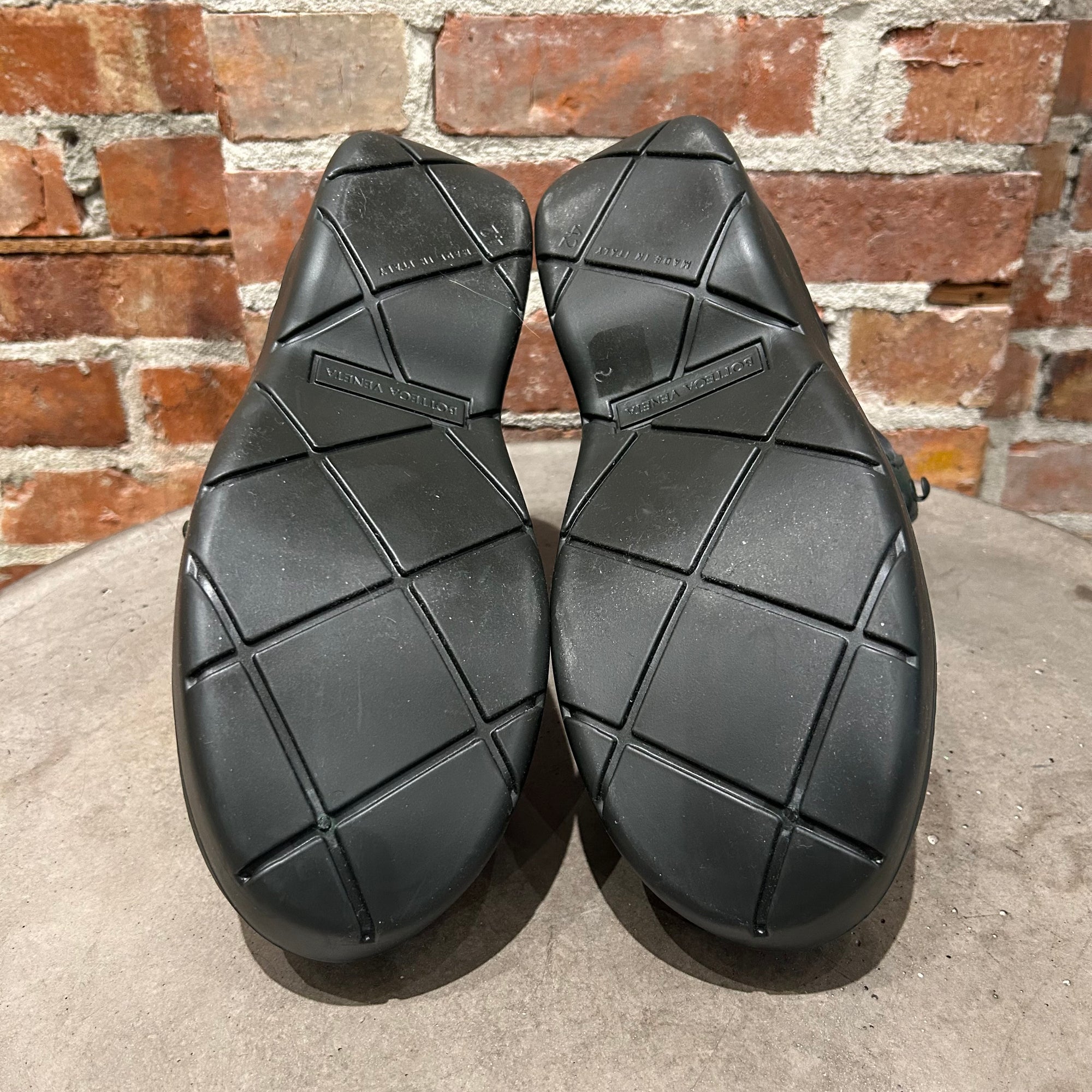 BOTTEGA VENETA PUDDLE BOMBER BOOTS ‘BLACK’
