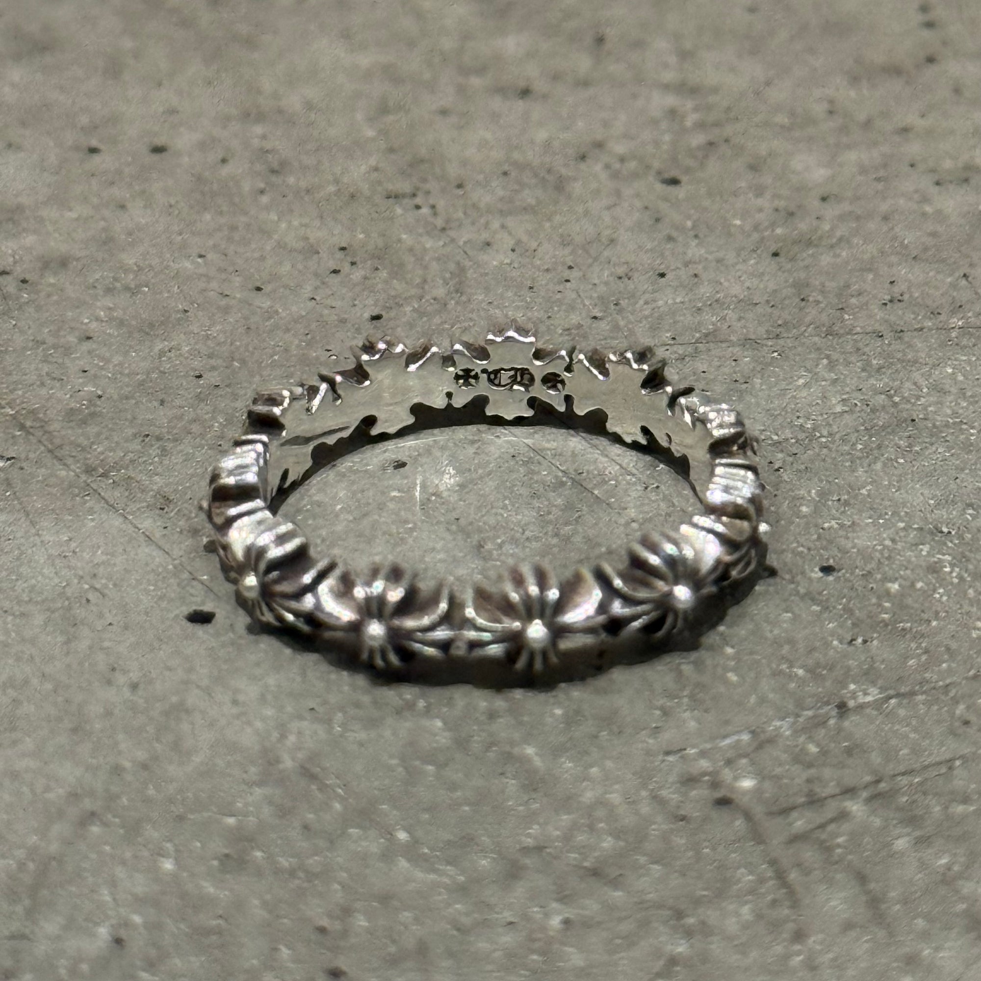 CHROME HEARTS TINY-E BAND RING ‘SILVER’