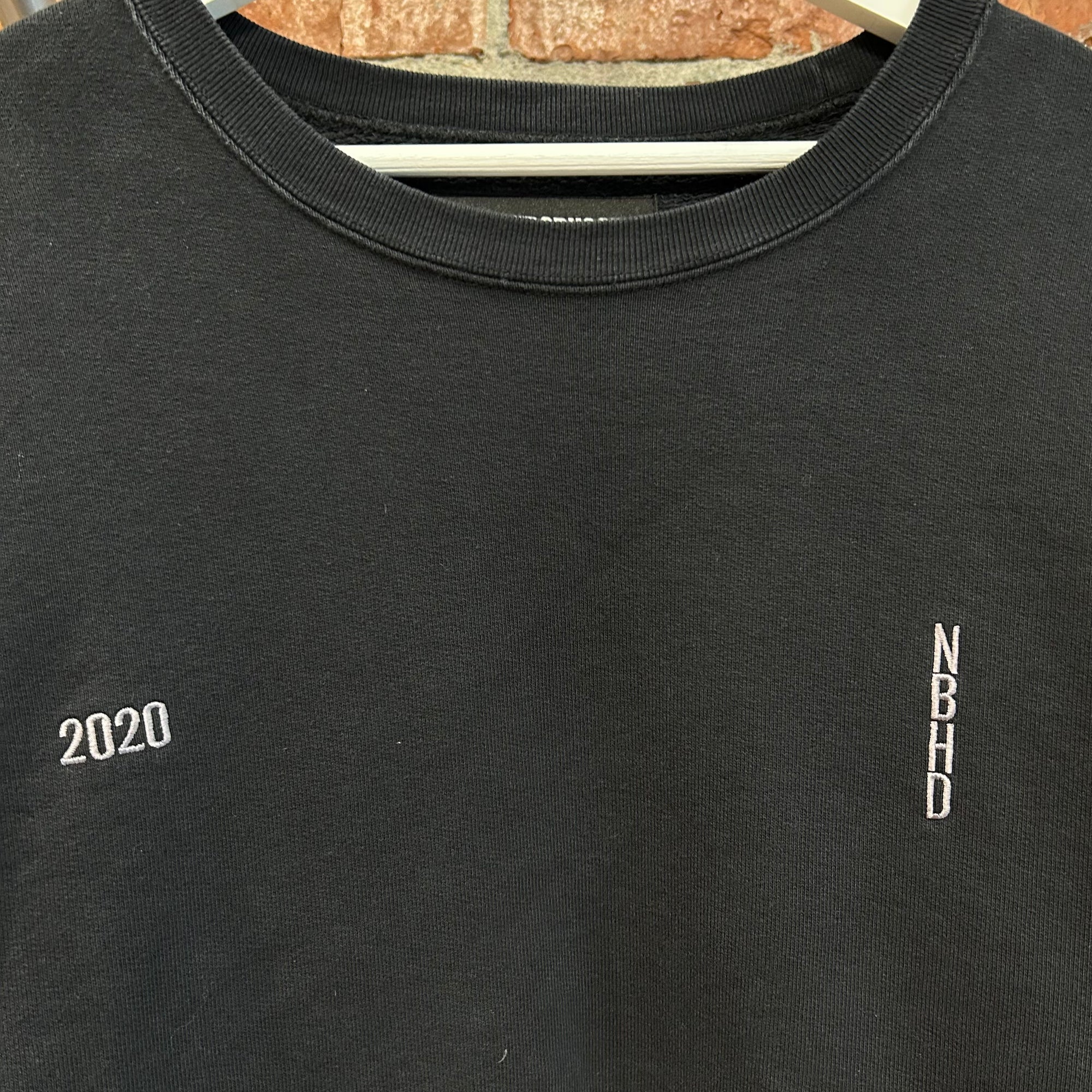 NEIGHBORHOOD HEAVY MONEY IS NOT OUR GOD CREWNECK ‘BLACK’