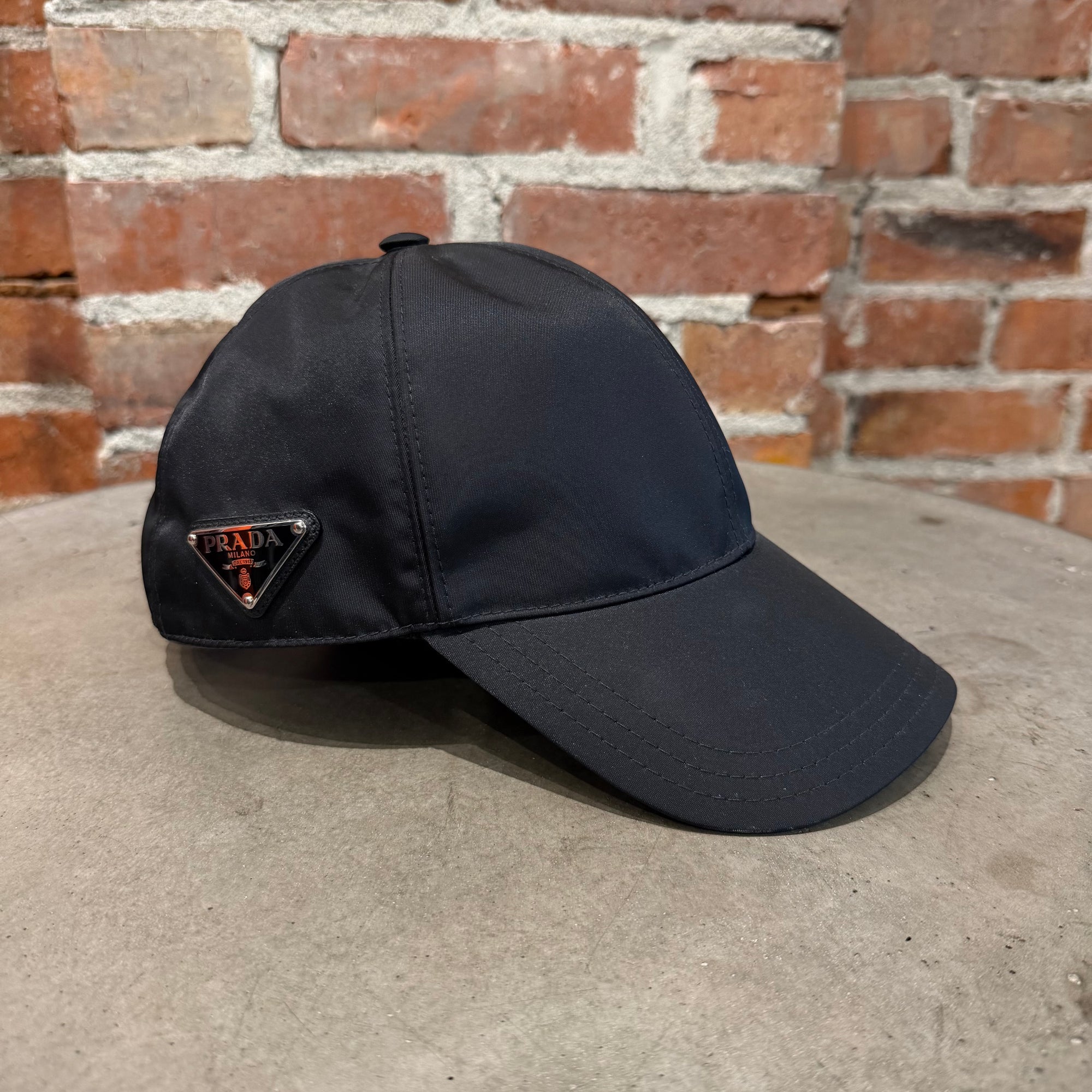 PRADA RE-NYLON BADGE BASEBALL CAP ‘BLACK’