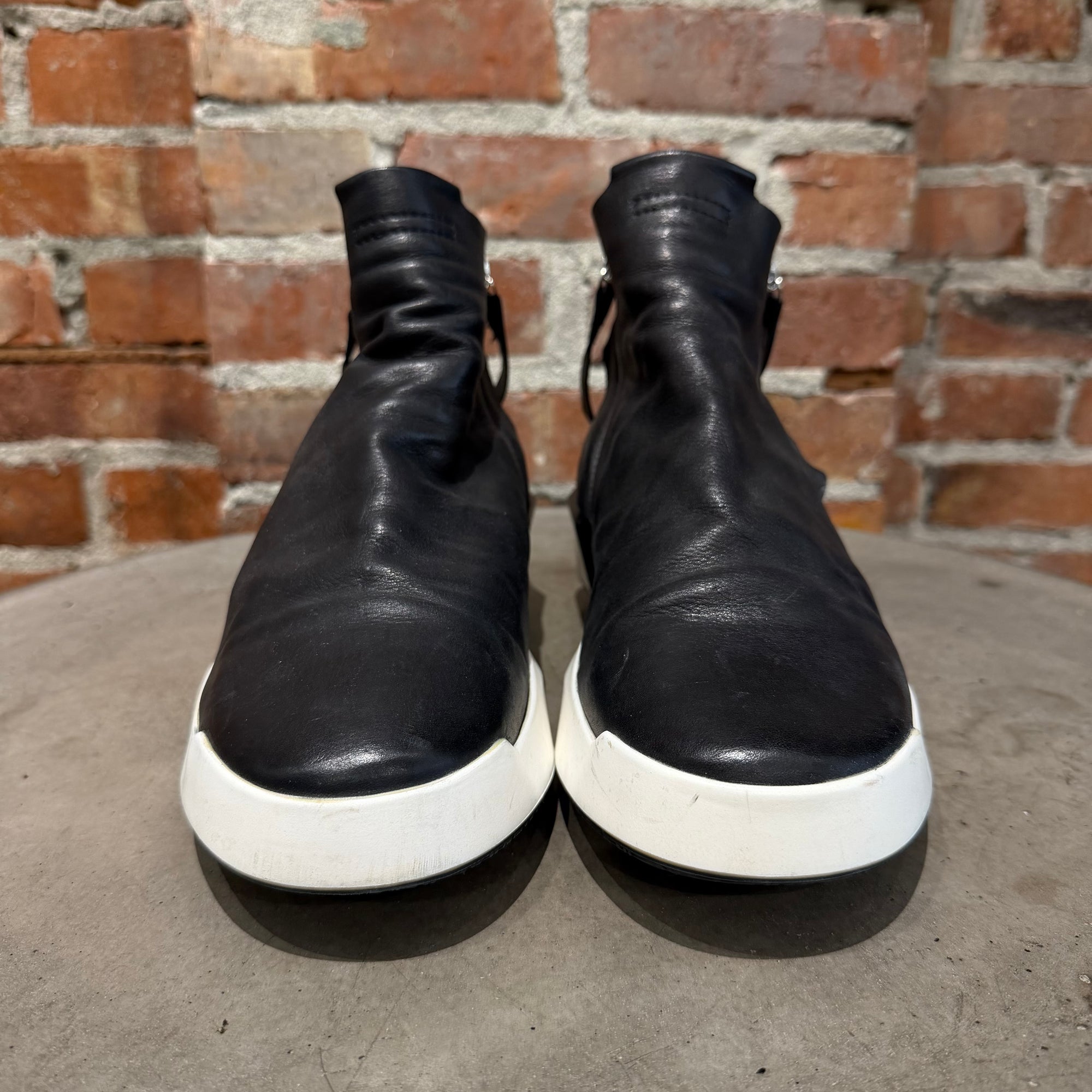 CINZIA ARAIA HIGHTOP LEATHER SNEAKERS ‘BLACK’