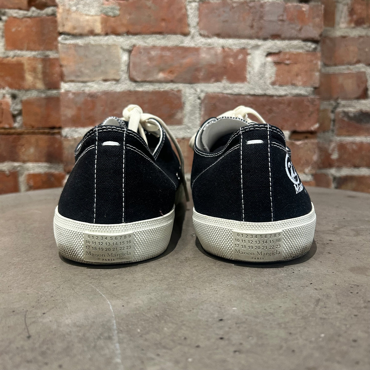 MARGIELA CANVAS TABI SNEAKERS ‘BLACK’