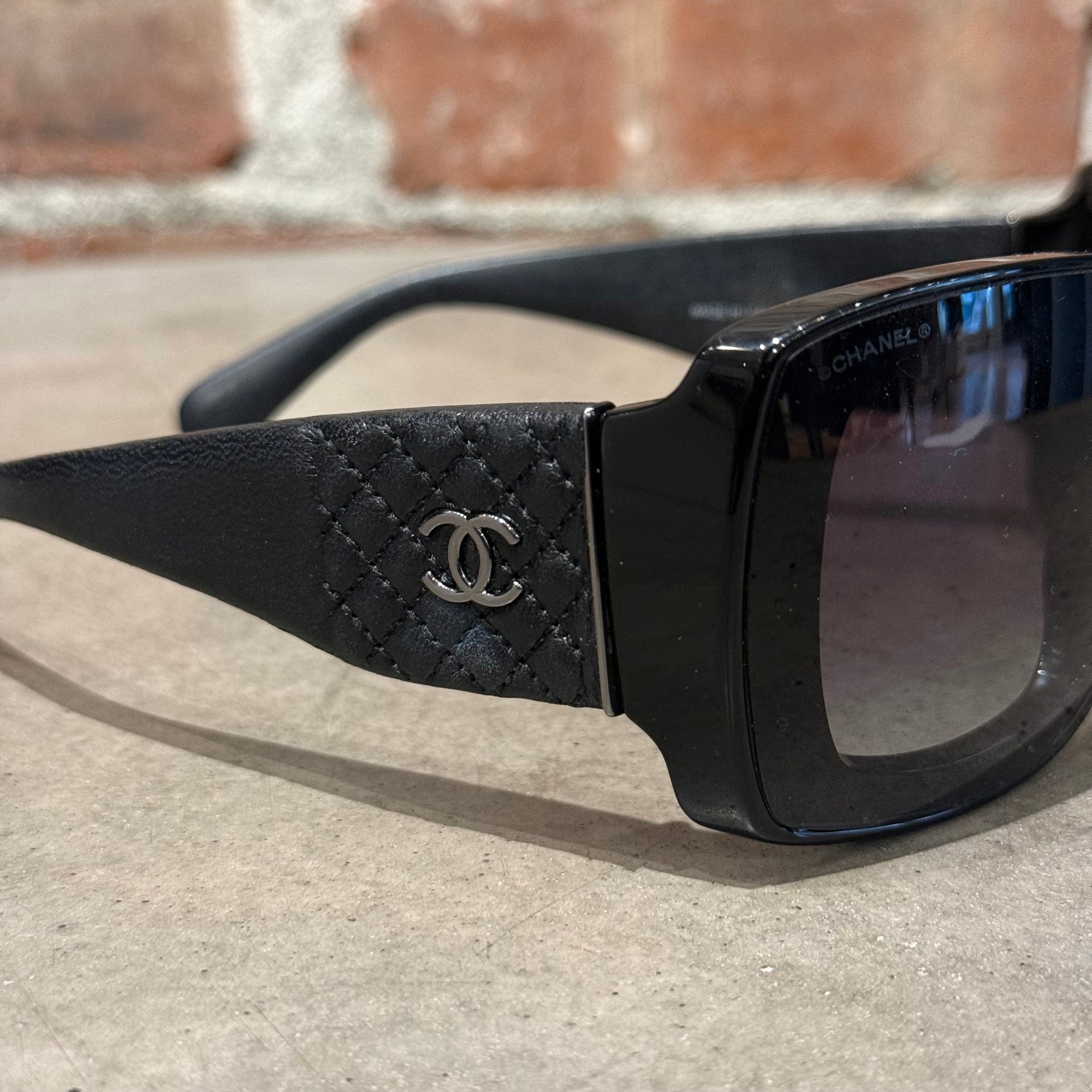 CHANEL QUILTED SHIELD SUNGLASSES ‘BLACK’
