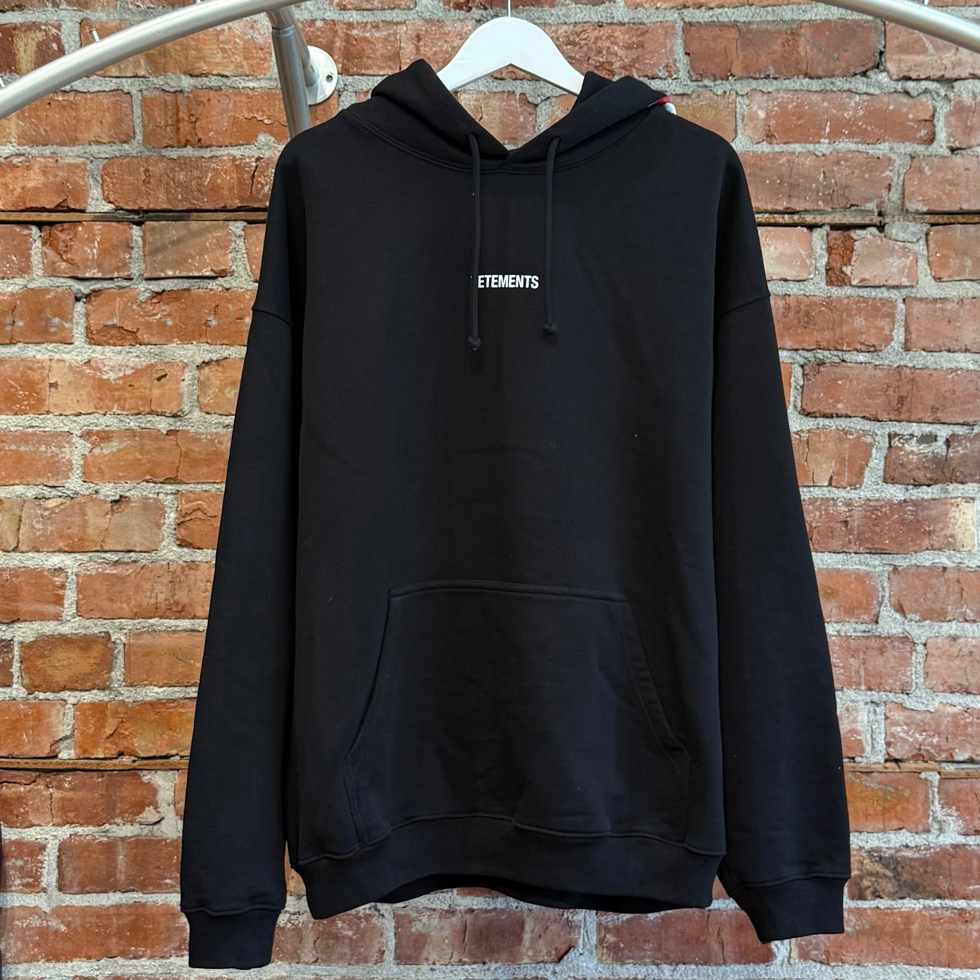 VETEMENTS LIMITED EDITION CARETAG LOGO HOODIE ‘BLACK’