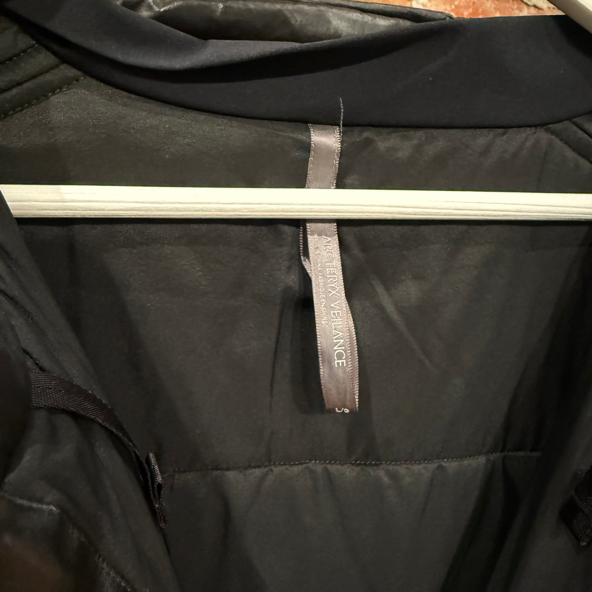 ARCTERYX VEILANCE MONITOR IS SL COAT ‘BLACK’