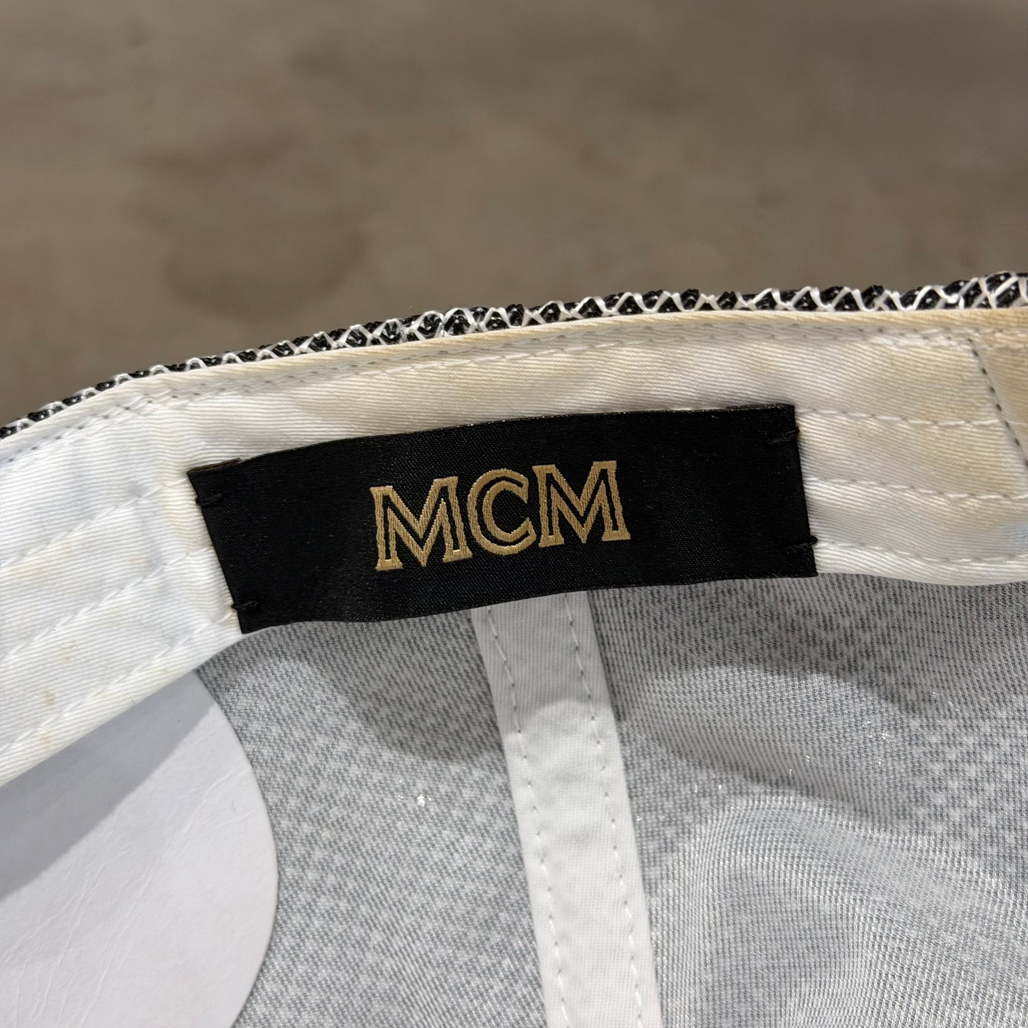 MCM VISETOS LEATHER TRUCKER HAT ‘WHITE’