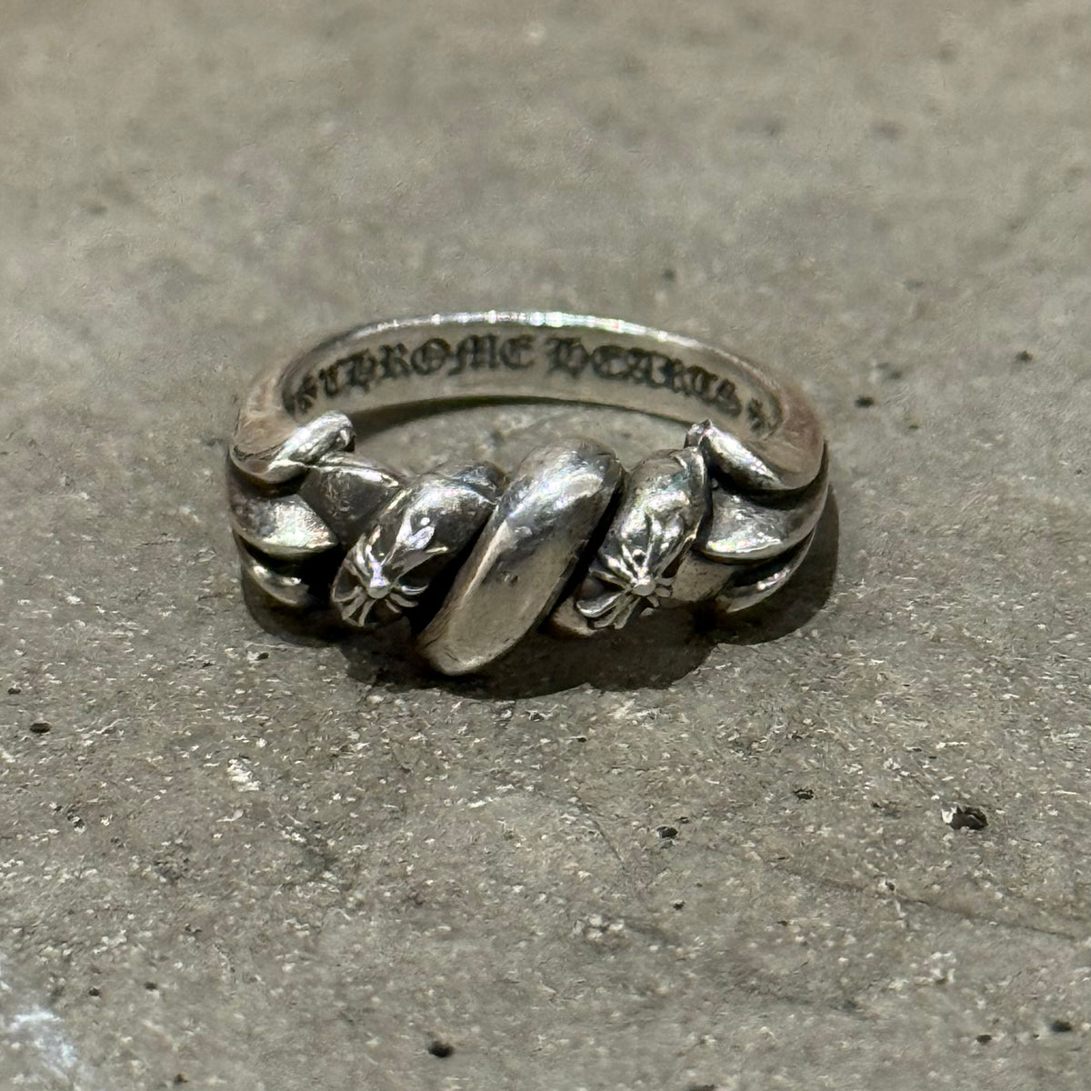 CHROME HEARTS TINY-E KNOT RING ‘SILVER’