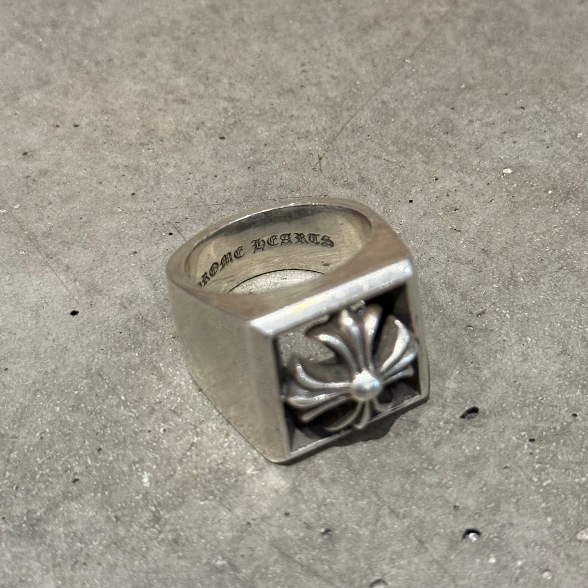 CHROME HEARTS PLUS CROSS BLOCK RING ‘SILVER’