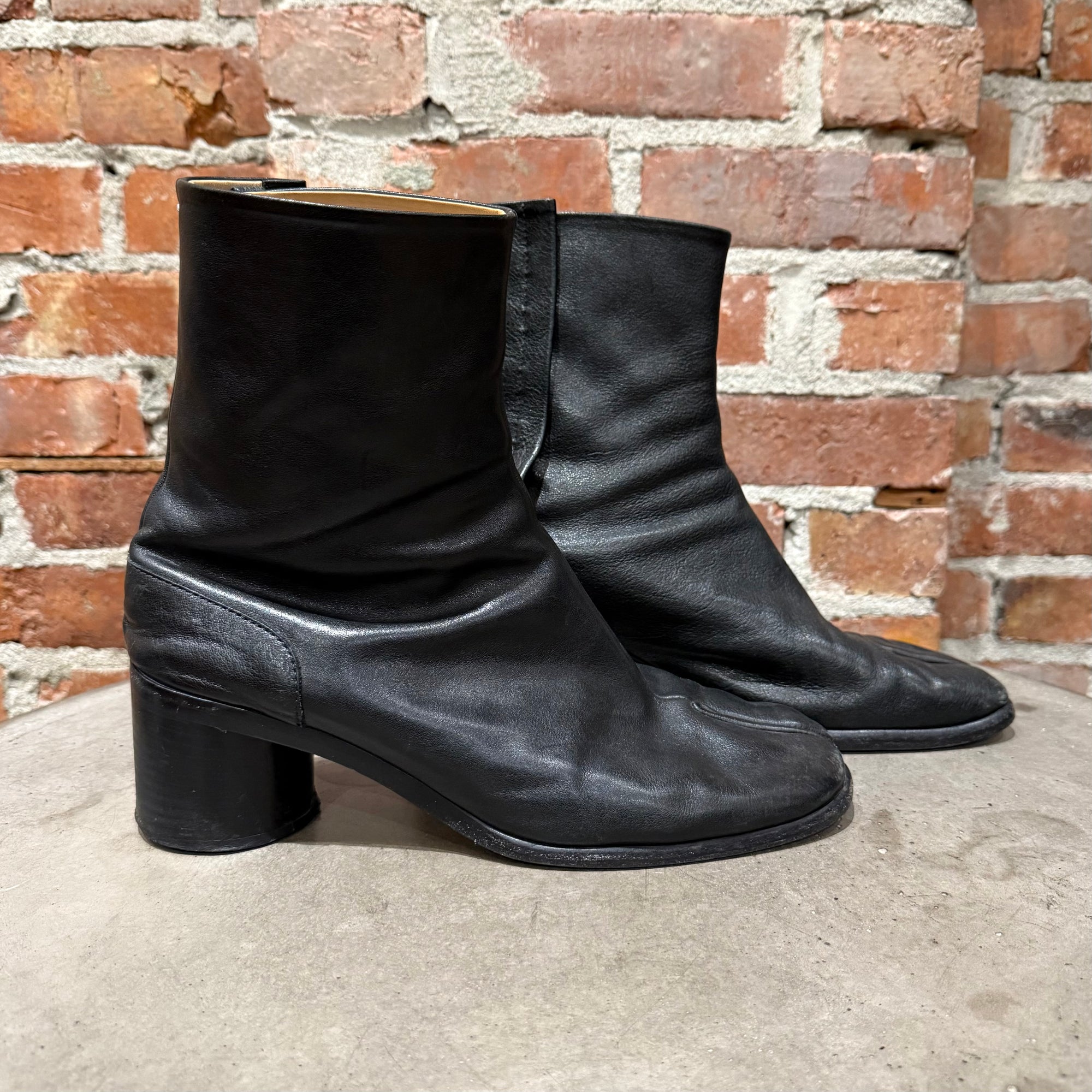 MAISON MARGIELA HEELED TABI BOOTS ‘BLACK’