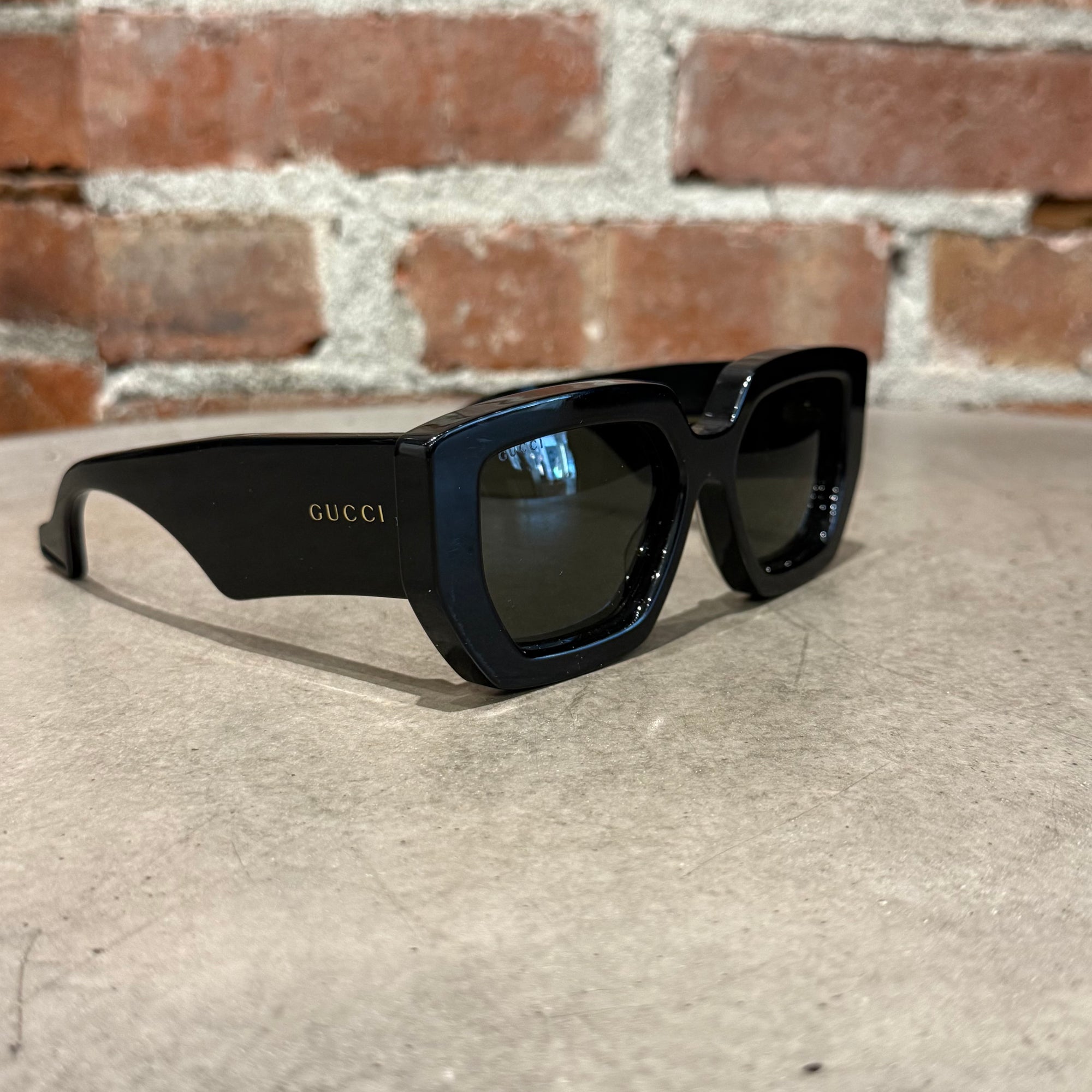 GUCCI BIG BOX BOVGV08450 SUNGLASSES ‘BLACK/GOLD’