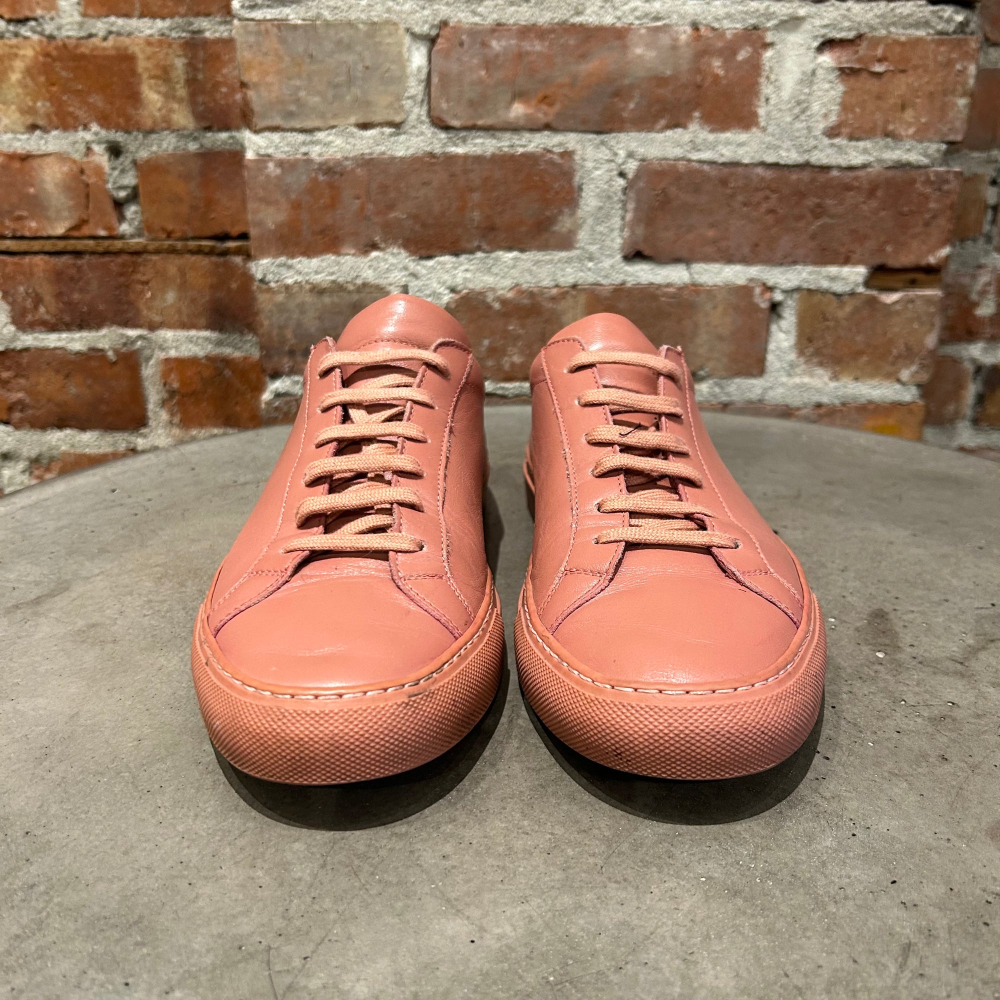 COMMON PROJECT ACIHLLES LOW SNEAKERS ‘SALMON’