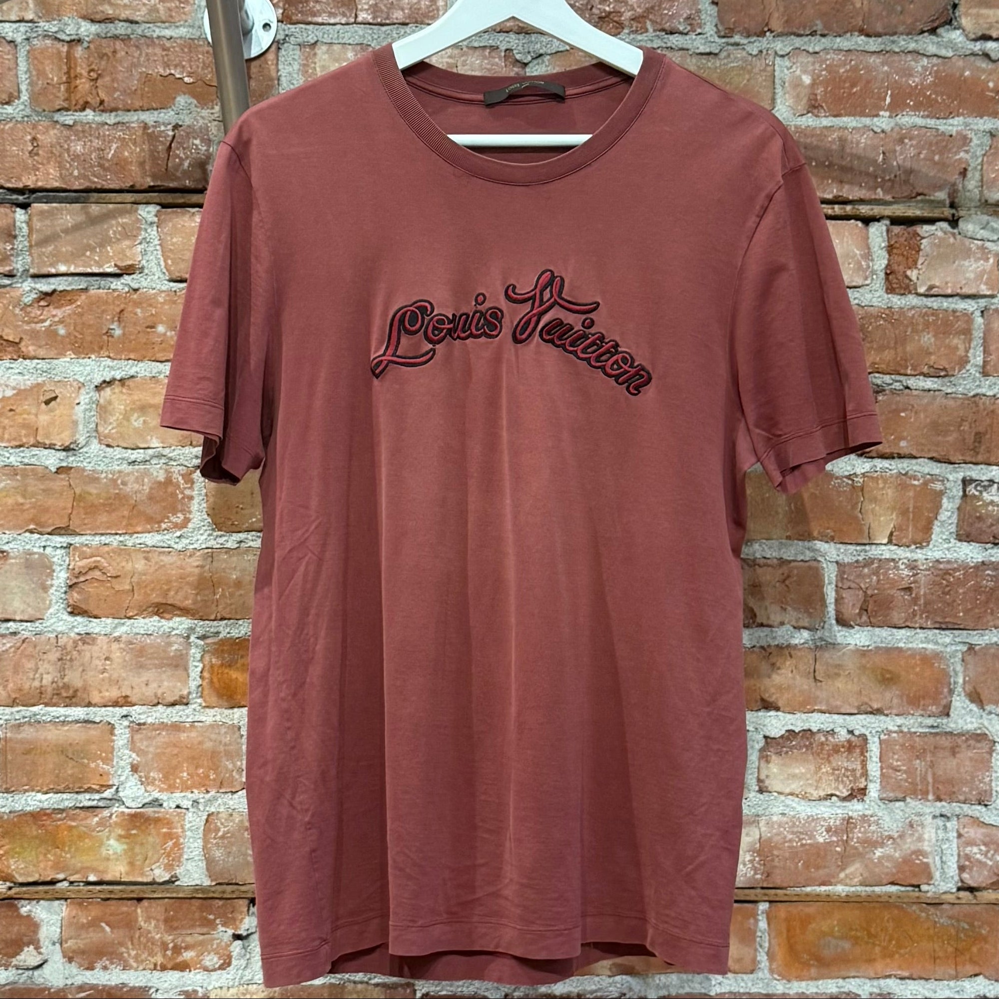 LOUIS VUITTON OVERDED SCRIPT TEE ‘RUST’