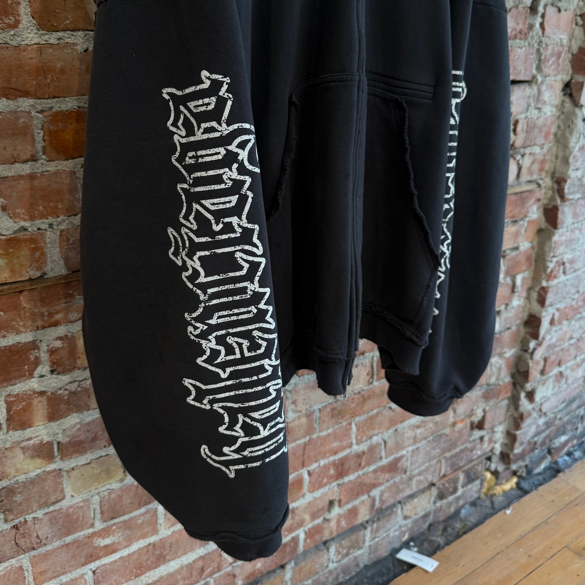 BALENCIAGA FW25 BLACKLETTER SCRIPT PULLED ZIP HOODIE ‘BLACK’