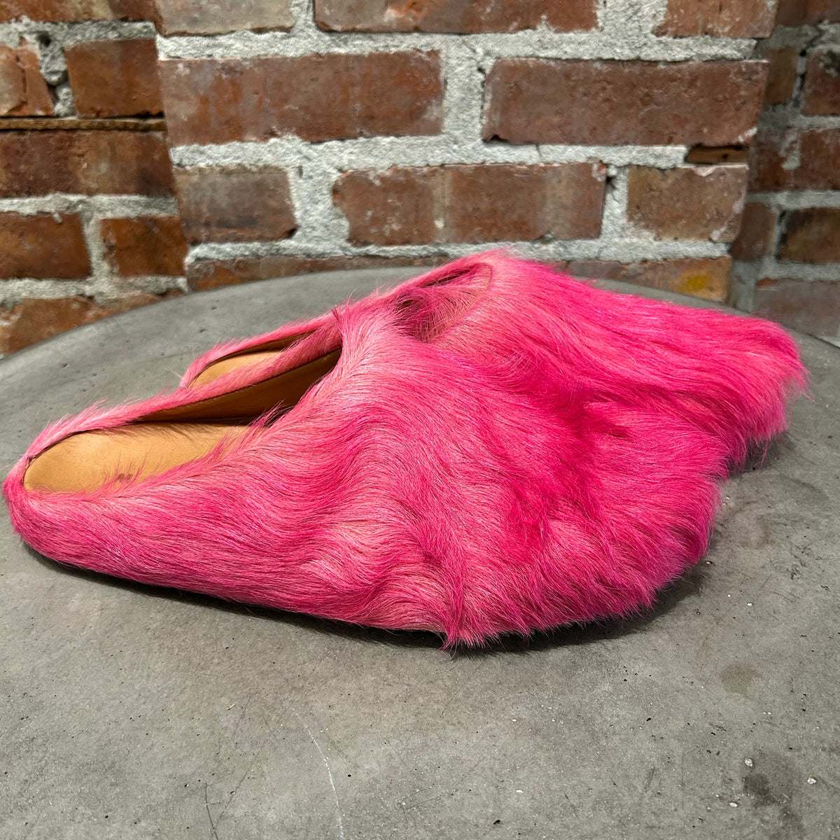 MARNI FUSSBETT FUR MULES ‘PINK’