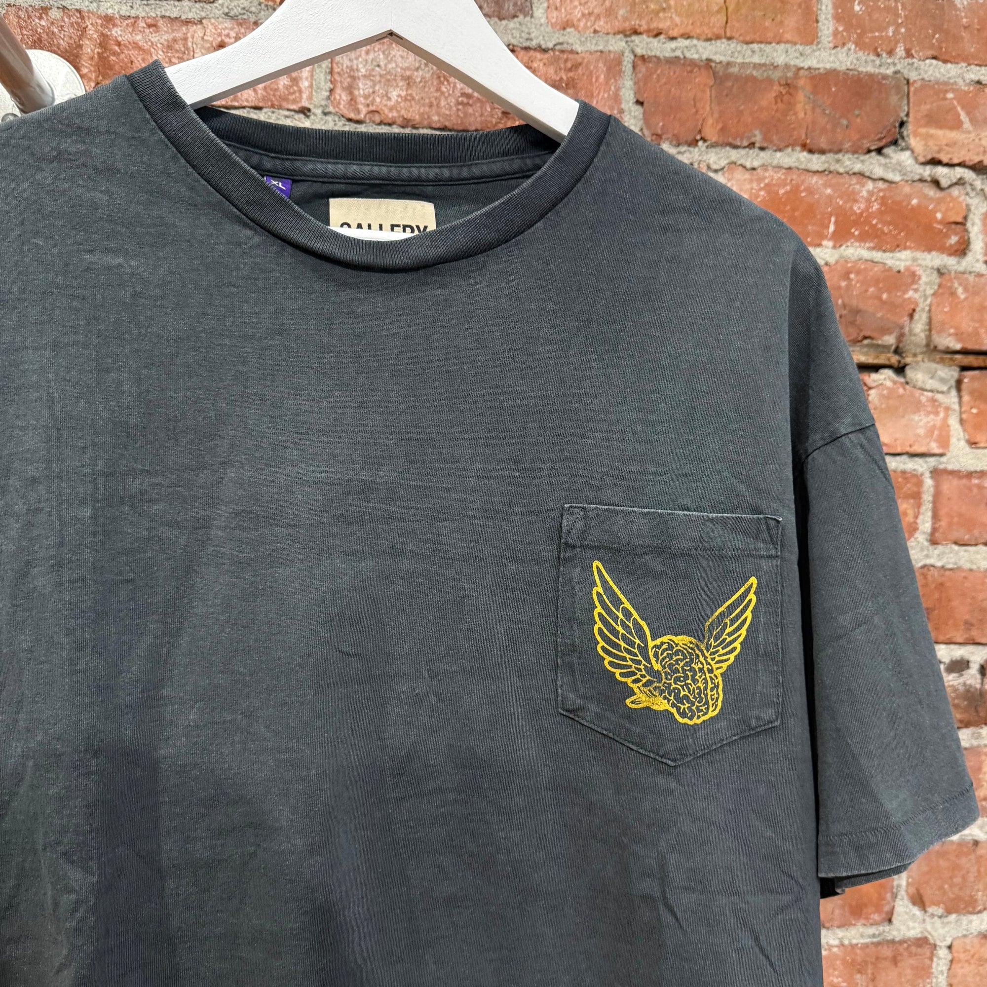 GALLERY DEPT. FLYING BRAIN POCKET TEE ‘SLATE’