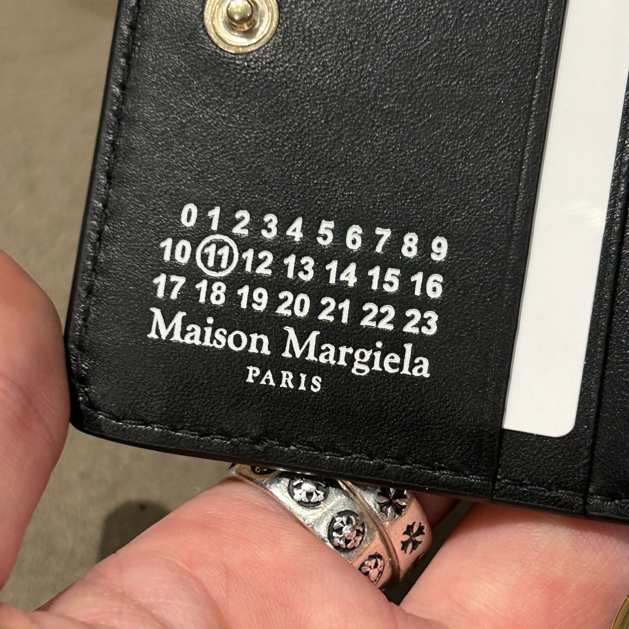 MAISON MARGIELA FOUR STITCH CARD HOLDER KEYCHAIN WALLET ‘BLACK’
