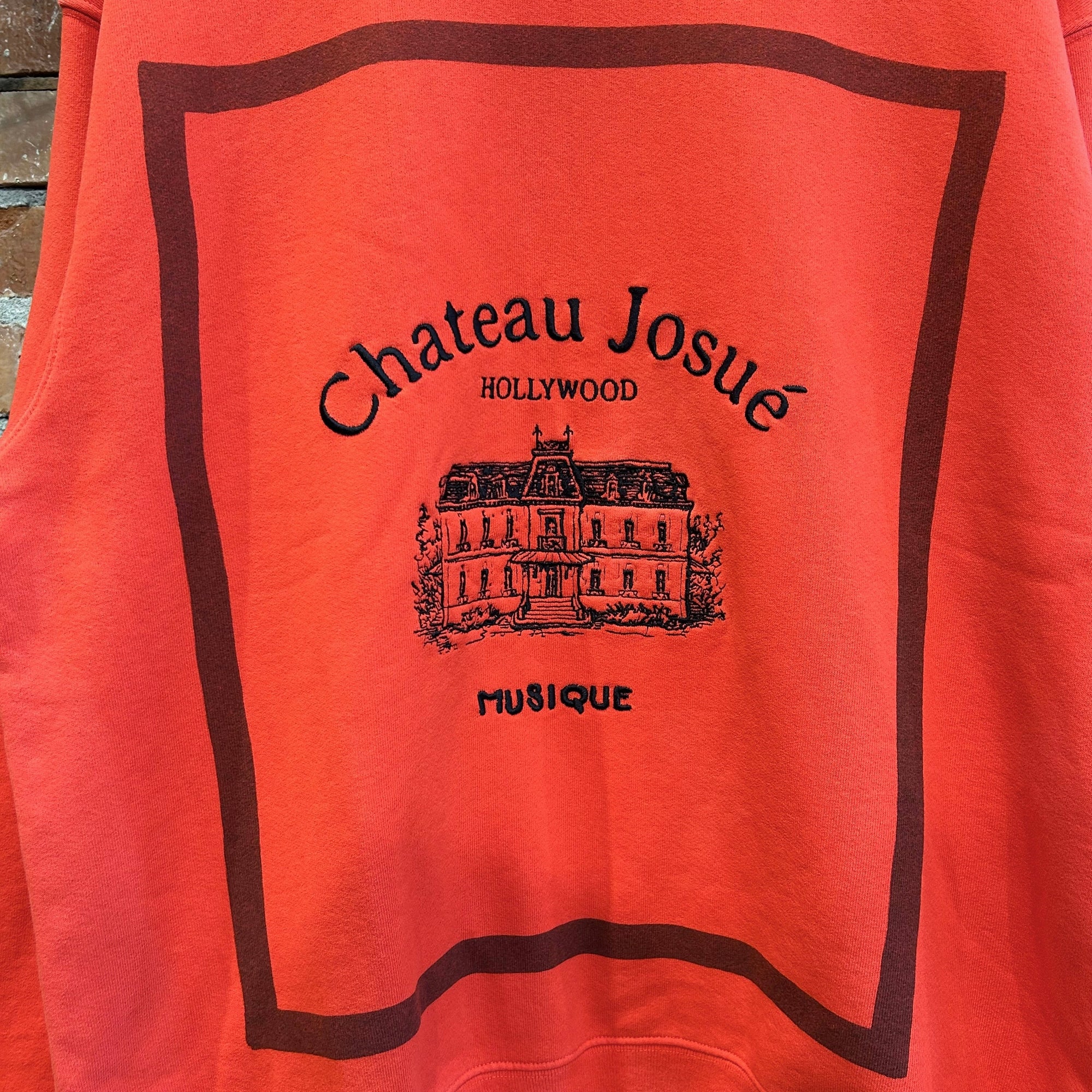 GALLERY DEPT. MUSIQUE CHATEAU JOSUÉ CREWNECK ‘RED’