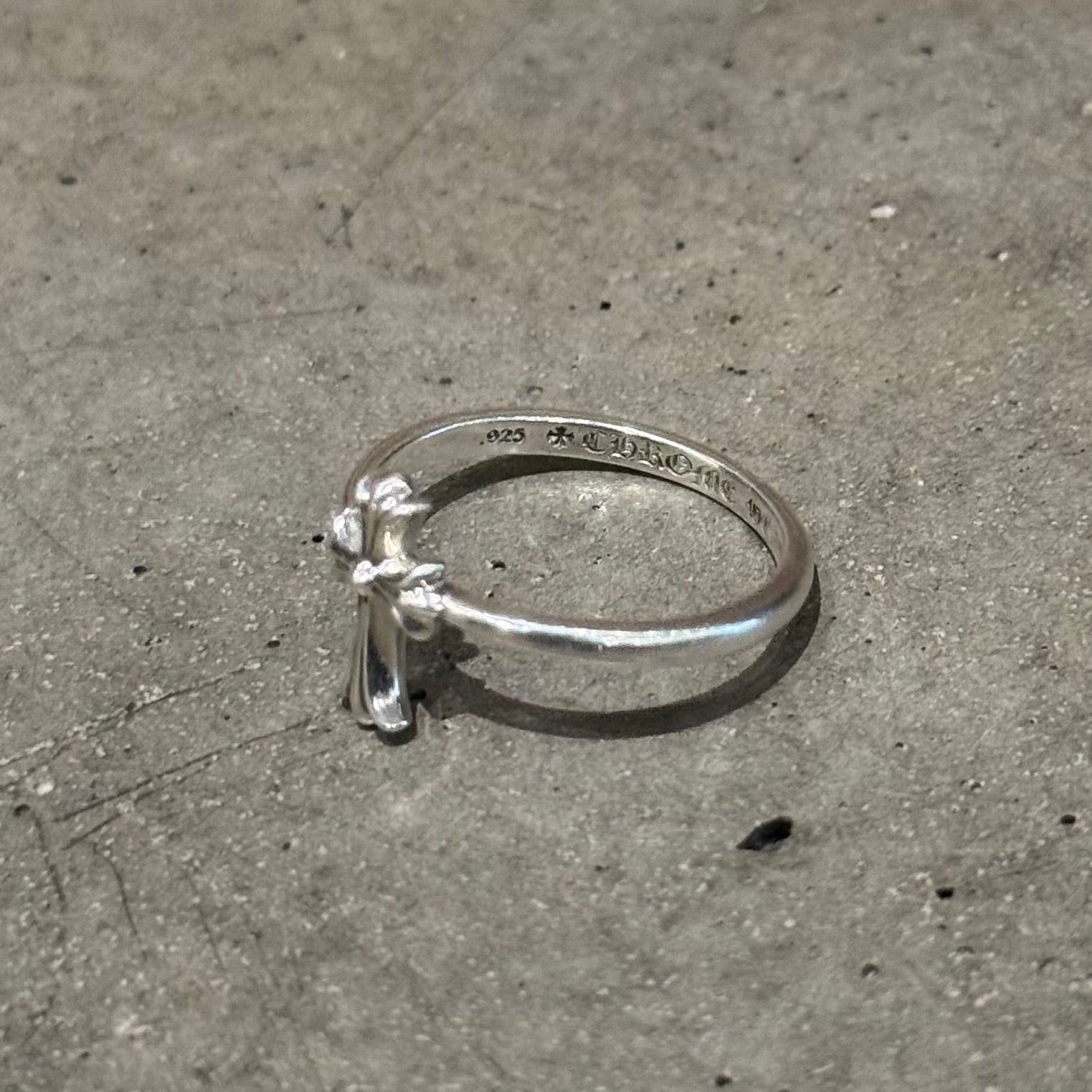CHROME HEARTS CROSS BUBBLE GUM RING ‘SILVER’