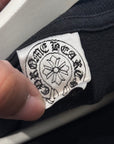 CHROME HEARTS VINTAGE SPELLOUT POCKET LONGSLEEVE ‘BLACK/RED’
