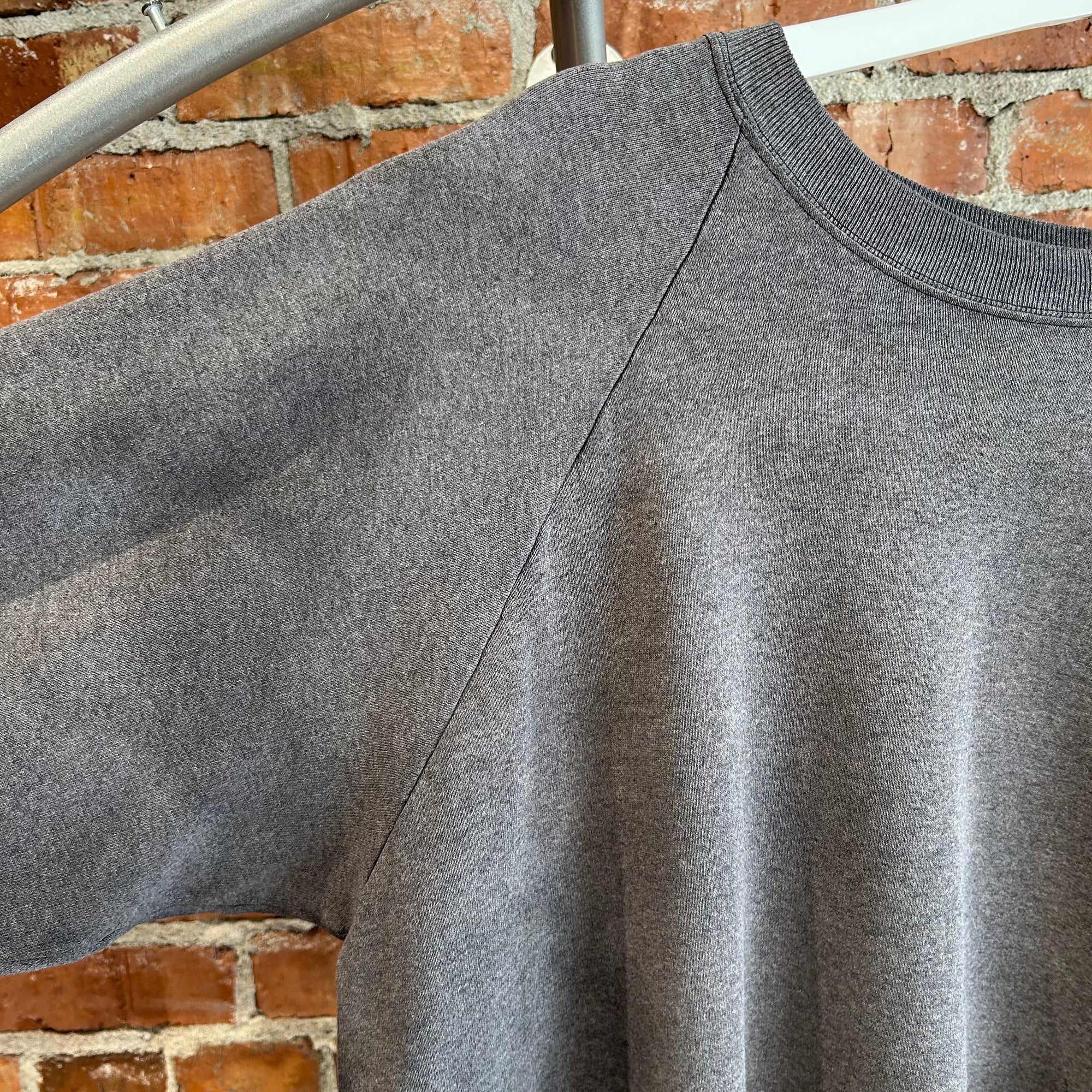 RUSSELL ATHETLIC 80S VINTAGE FADER CREWNECK ‘SUNFADED BLACK’