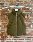 COLLEGIUM PUFFER VEST ‘OLIVE’