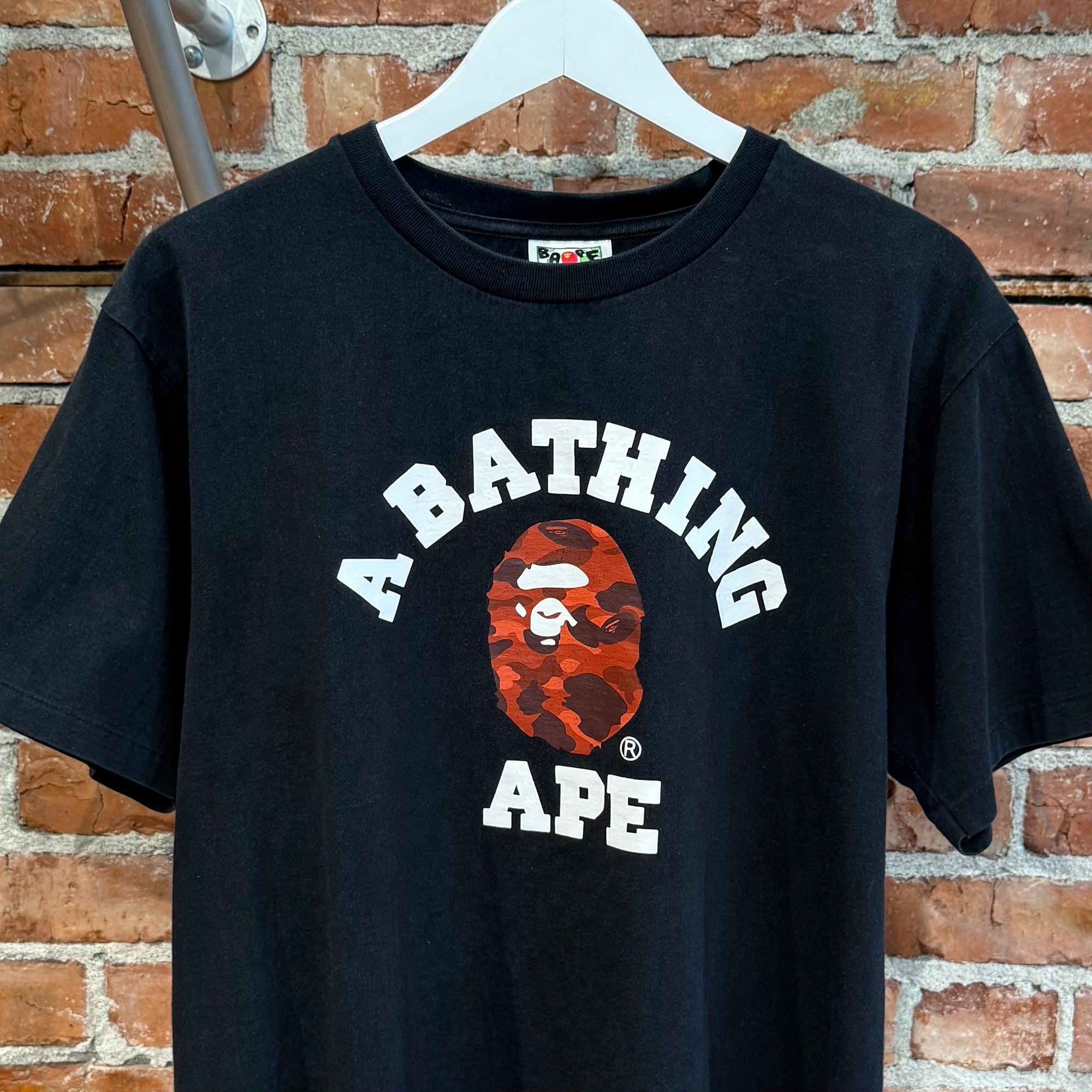 BAPE CAMO APE HEAD COLLEGIATE TEE ‘BLACK/RED’