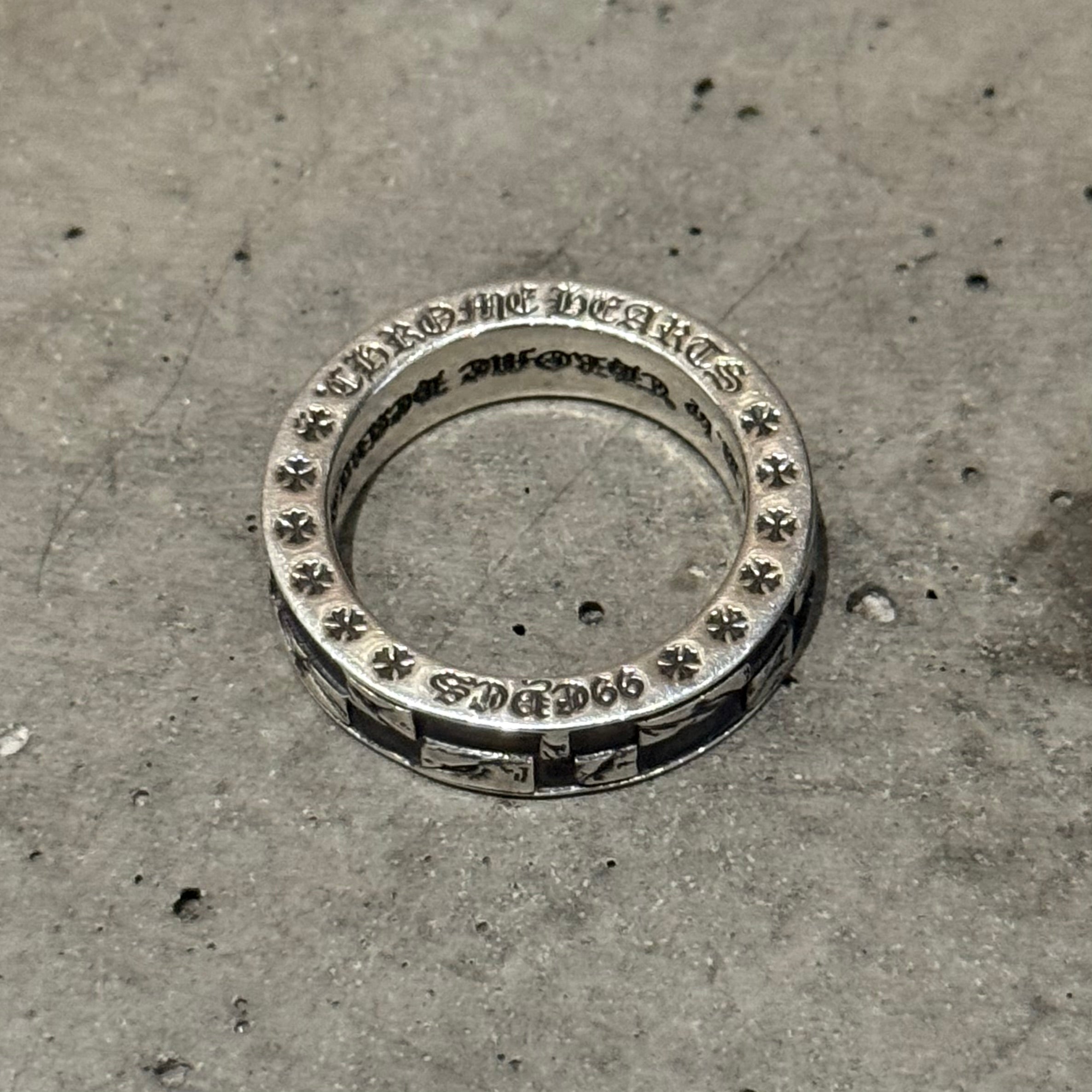 CHROME HEARTS MATTY BOY 99 EYES SPACER RING 'SILVER' – Sadō Room