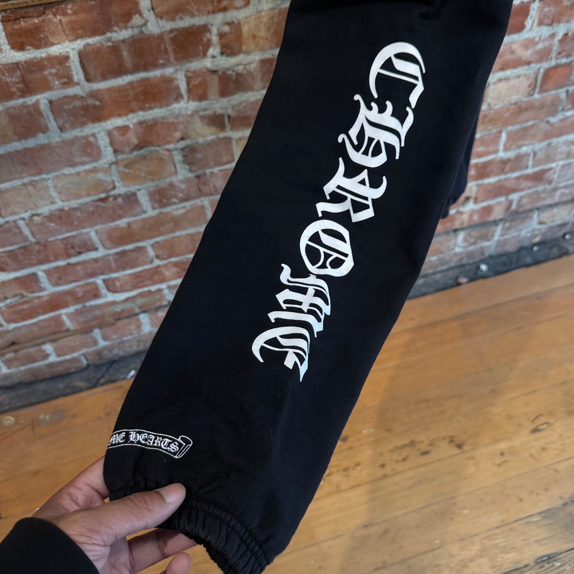 CHROME HEARTS SCRIPT LOGO SWEATPANTS ‘BLACK’