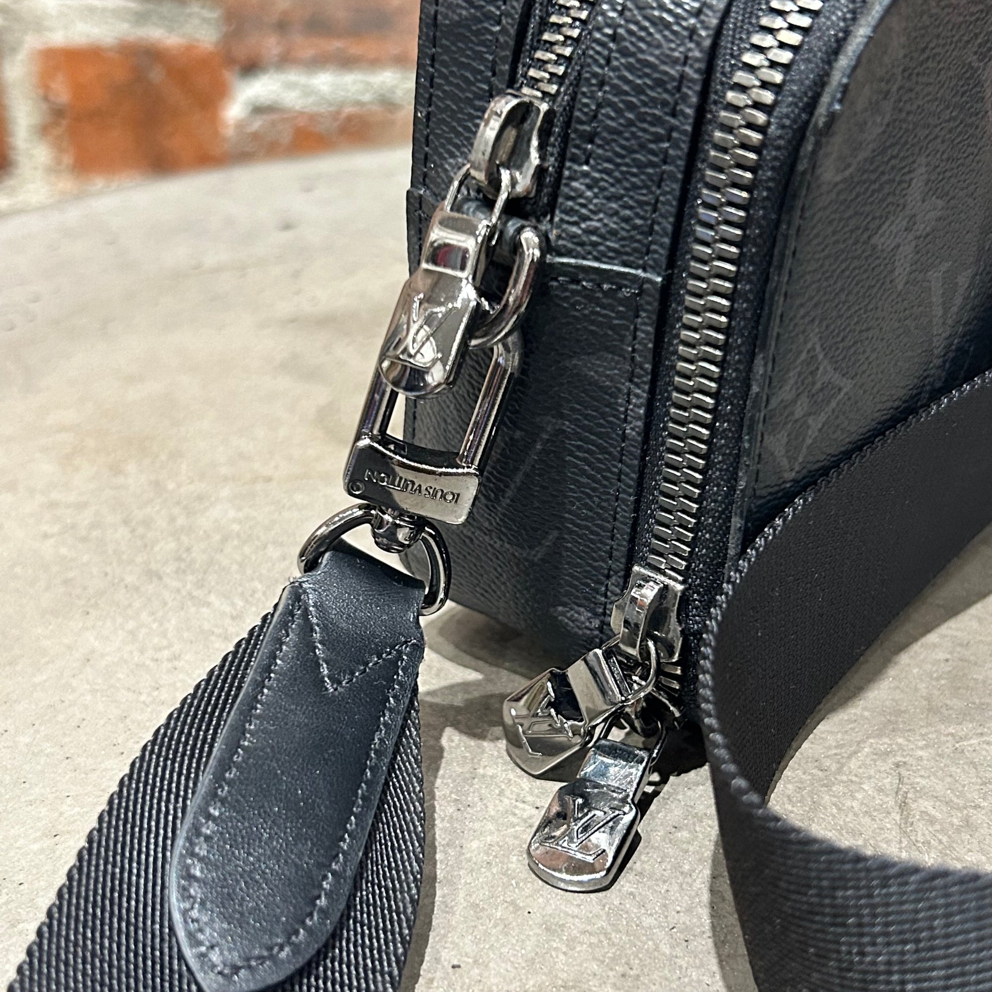 LOUIS VUITTON ALPHA WEARABLE WALLET BAG ‘BLACK’