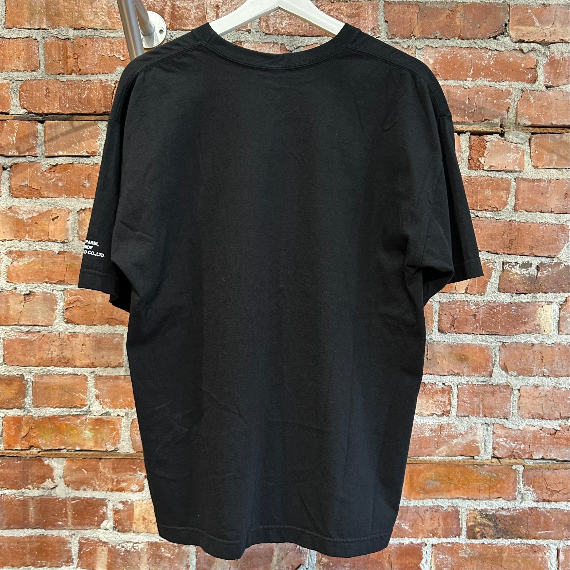 NEIGHBORHOOD TECHNICAL APPAREL OLD ENGLISH TEE ‘BLACK’