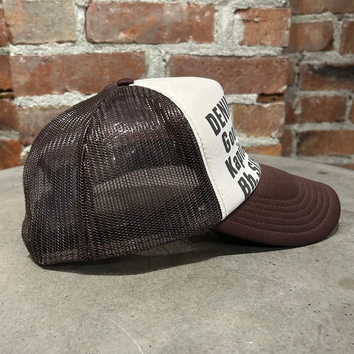 KAPITAL DENIM REPAIR TRUCKER HAT ‘BROWN’