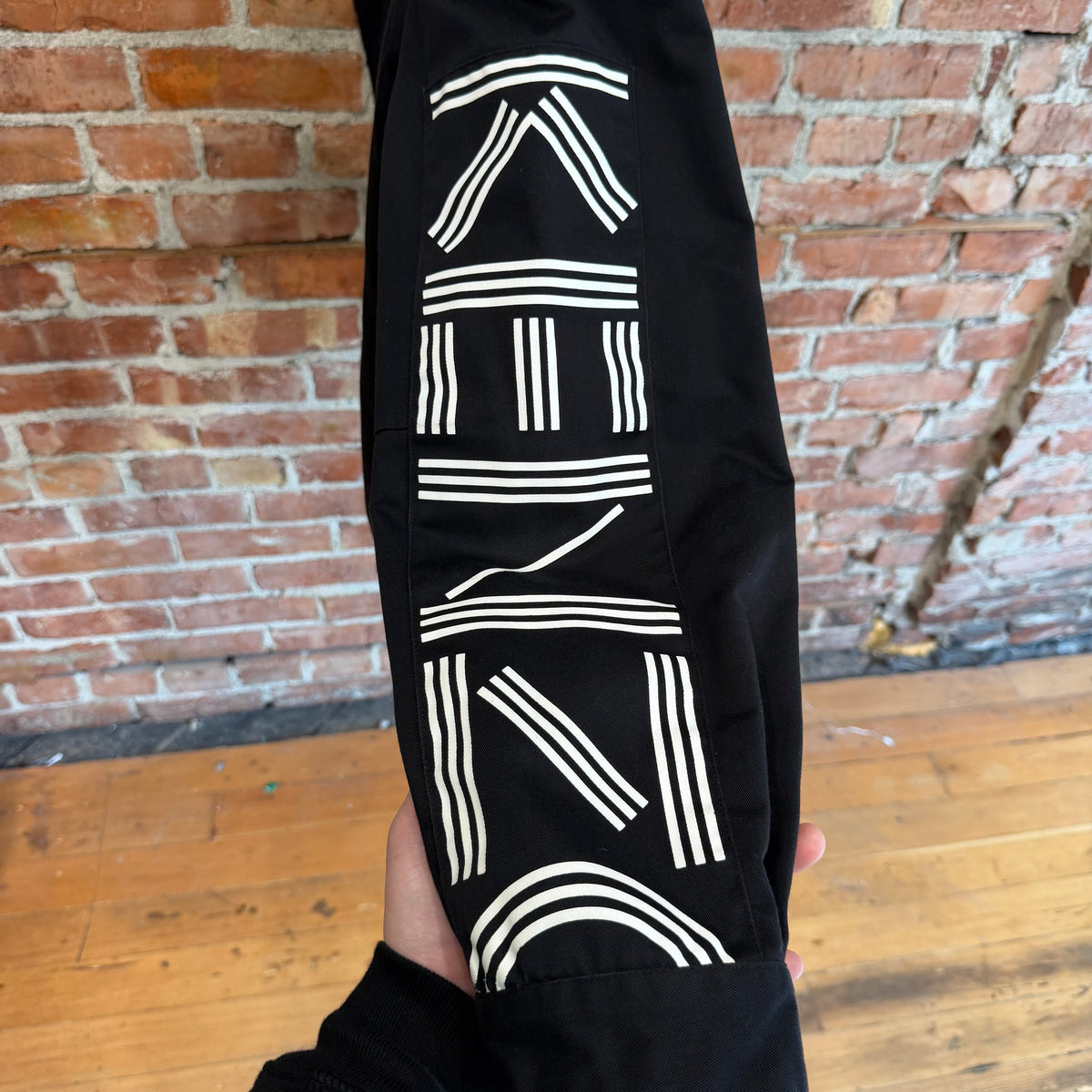 KENZO LOGO PRINT M-65 FIELD JACKET ‘BLACK’