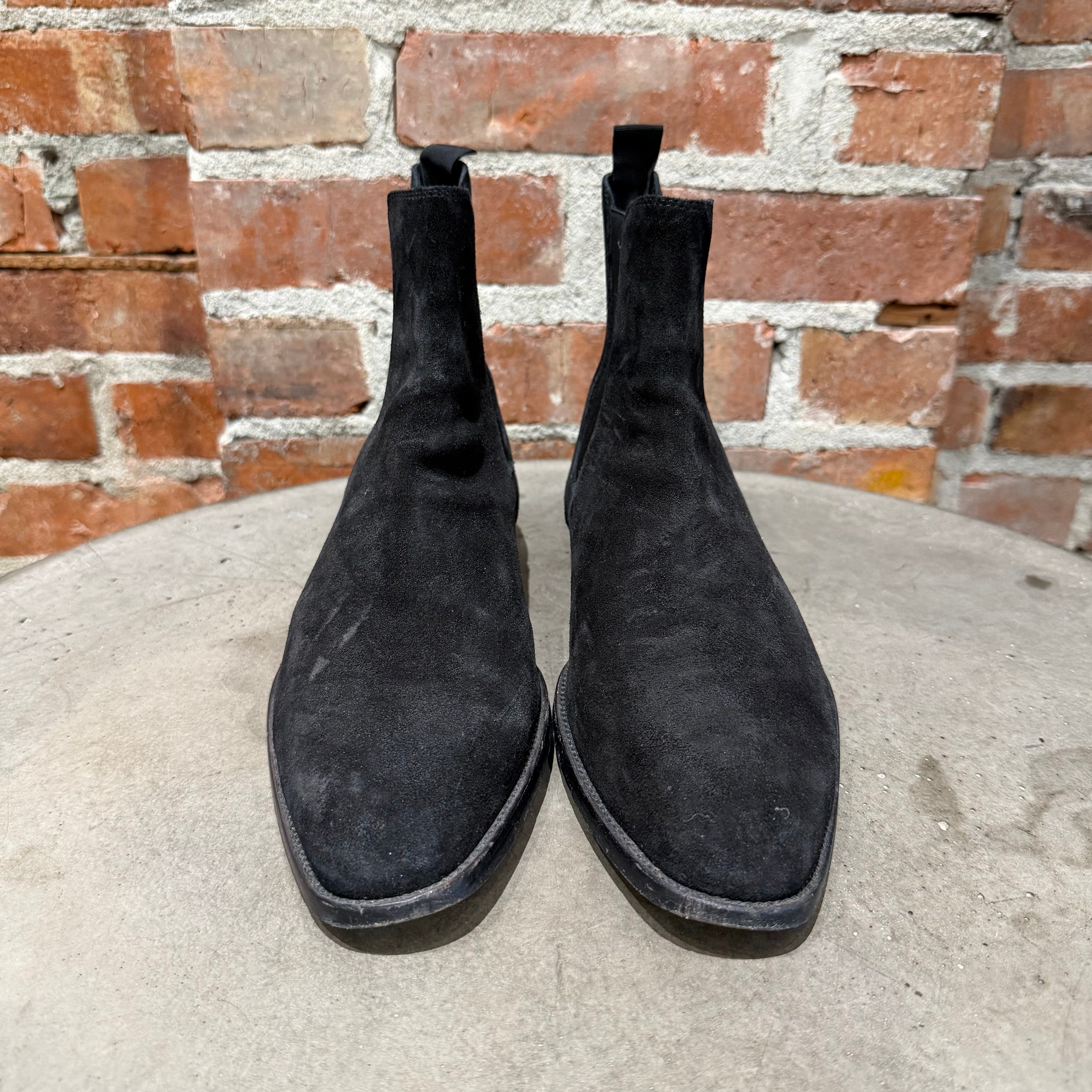 SAINT LAURENT WYATT 30 SUEDE CHELSEA BOOTS 'BLACK' – Sadō Room
