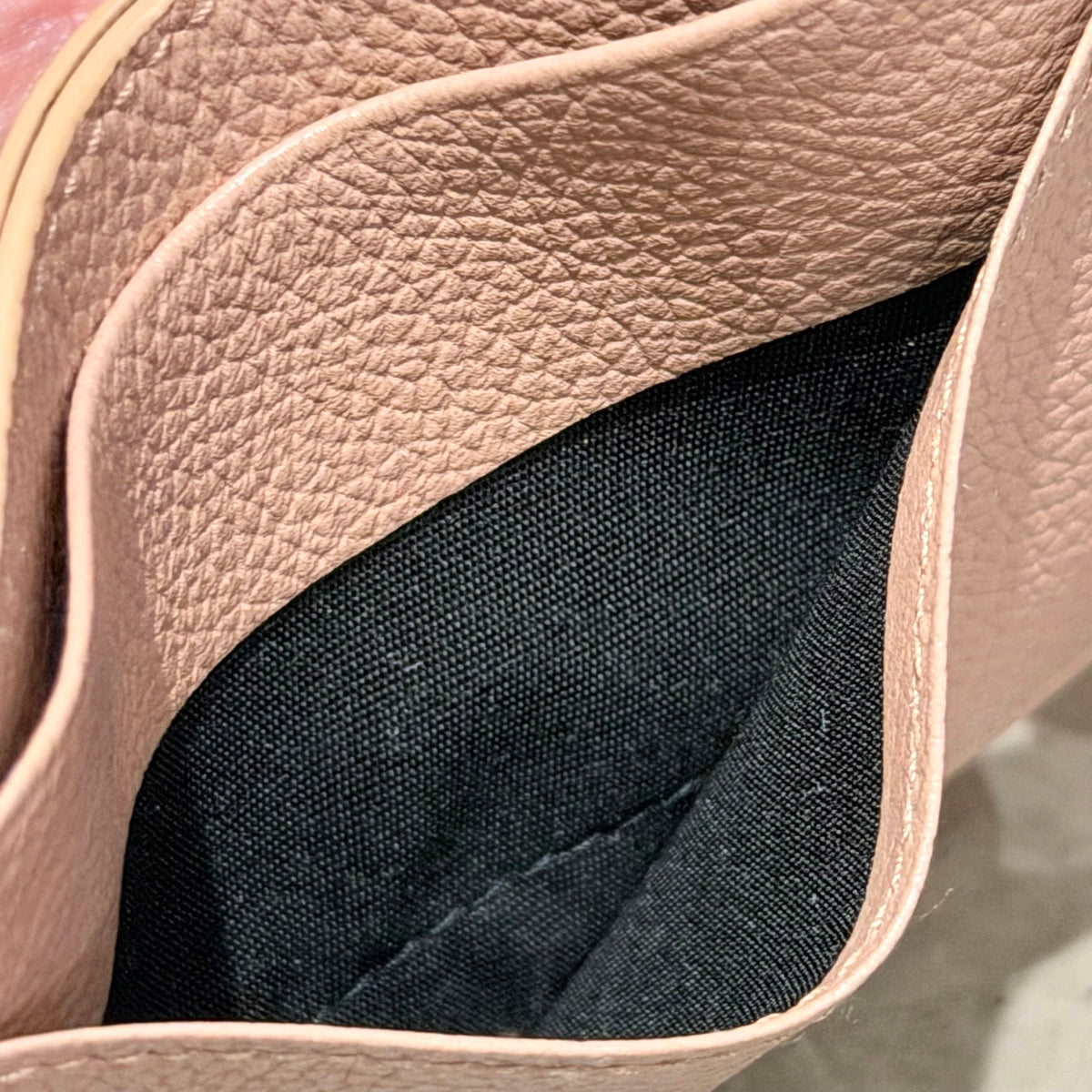 BALENCIAGA LEATHER BB CARD HOLDER ‘SALMON PINK’
