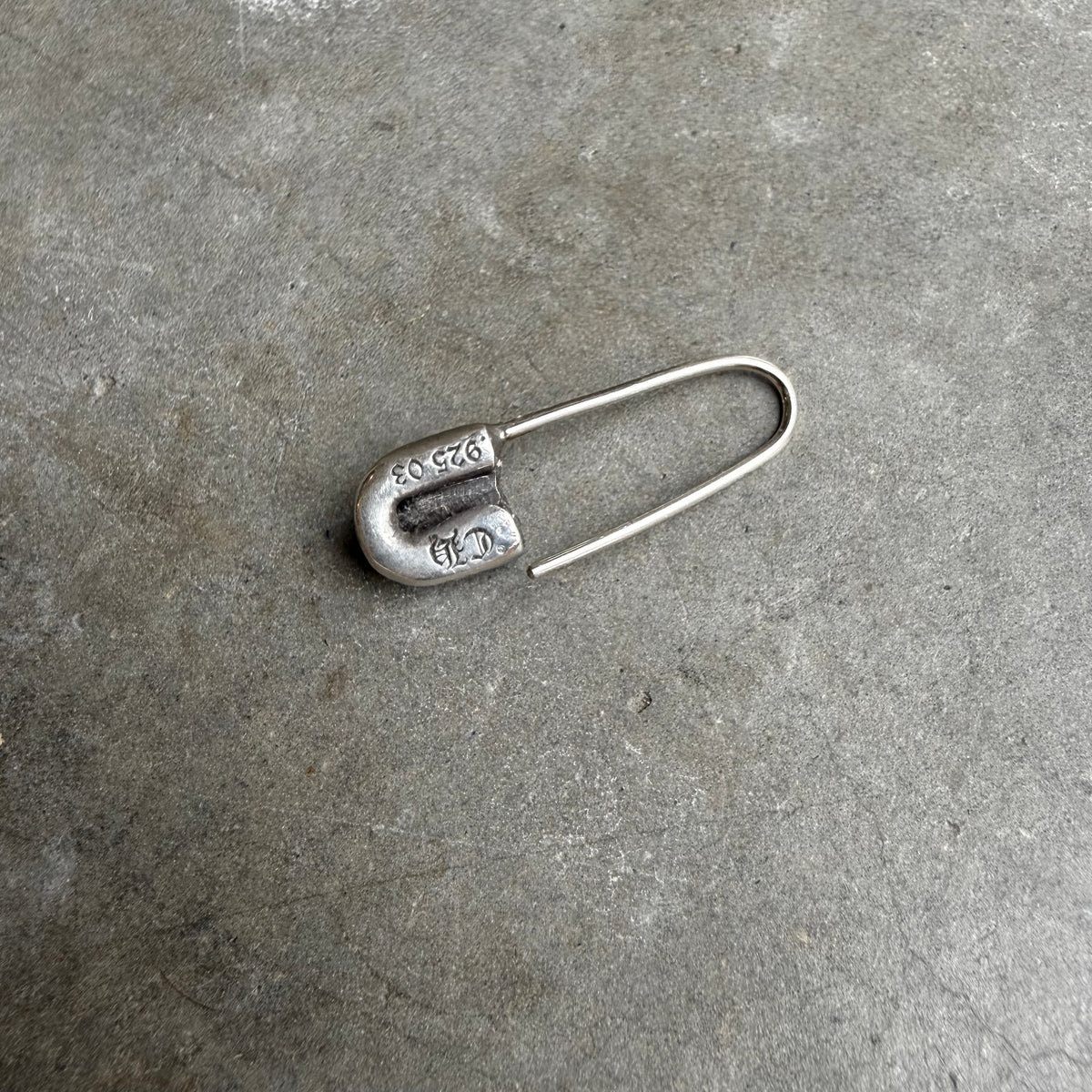 CHROME HEARTS SAFETY PIN EARRING ‘SILVER’