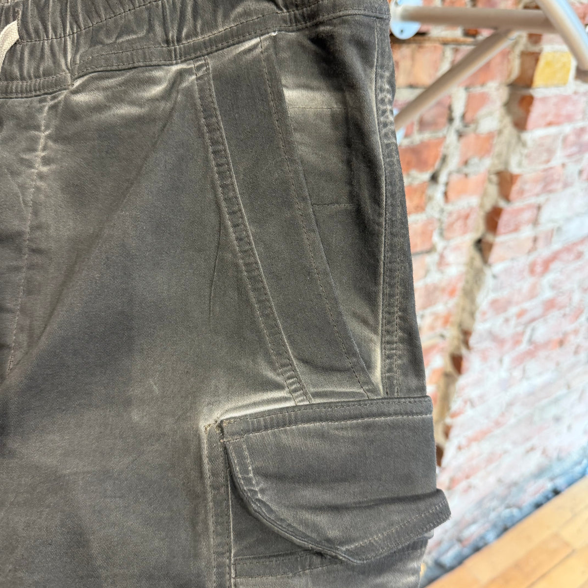 RICK OWENS SS23 EDFU DRKSHDW MASTADON CARGOS ‘DARK DUST’