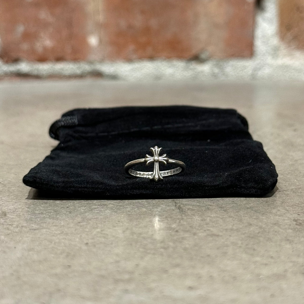 CHROME HEARTS CROSS BUBBLEGUM RING ‘SILVER’