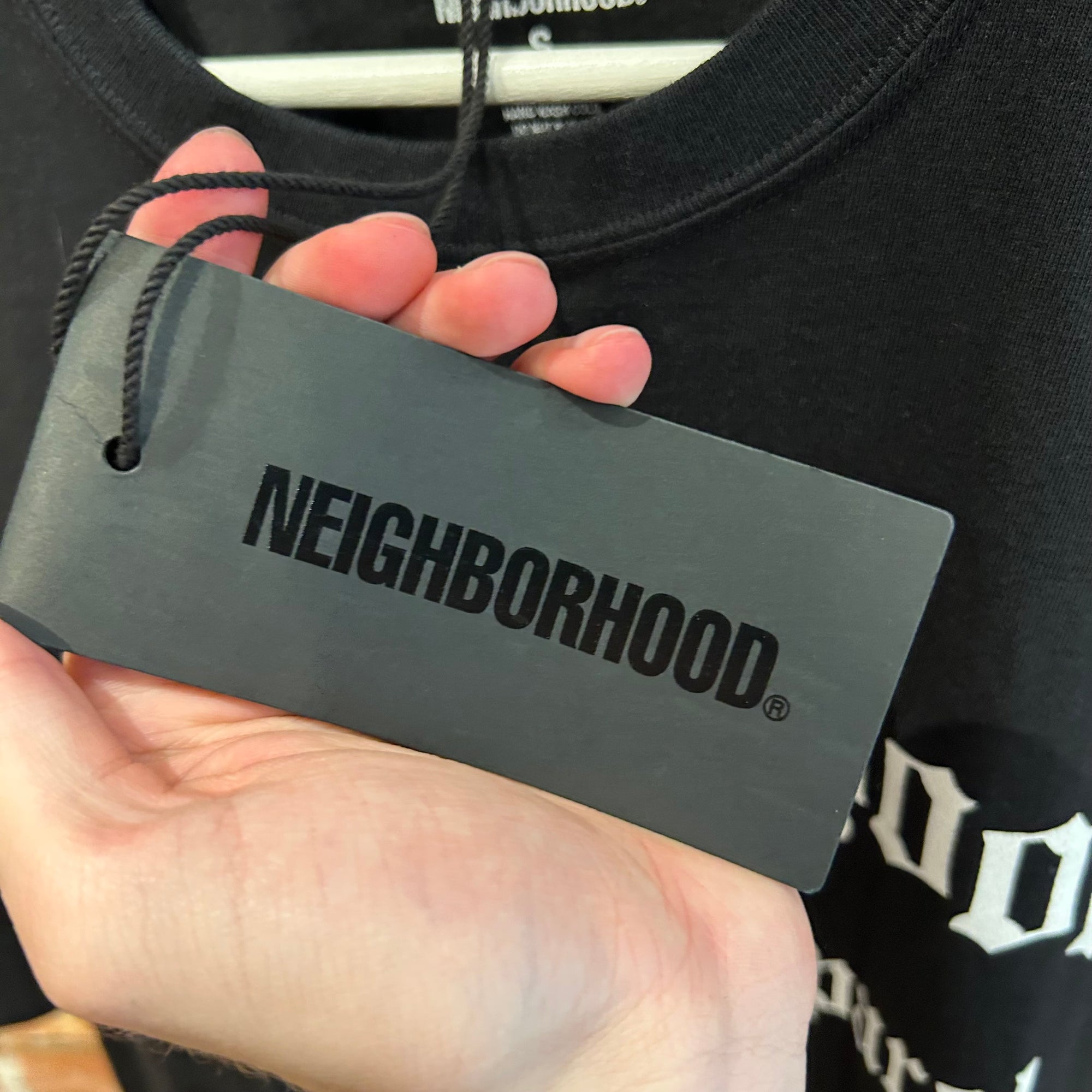 NEIGHBORHOOD TECHNICAL APPAREL OLD ENGLISH TEE ‘BLACK’