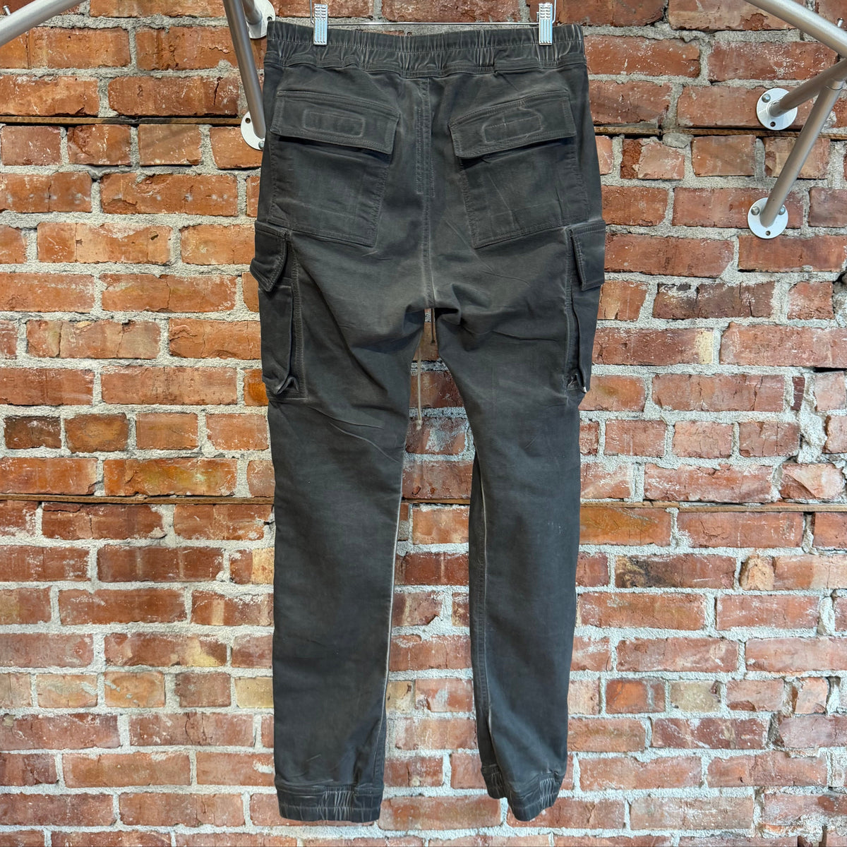 RICK OWENS SS23 EDFU DRKSHDW MASTADON CARGOS ‘DARK DUST’