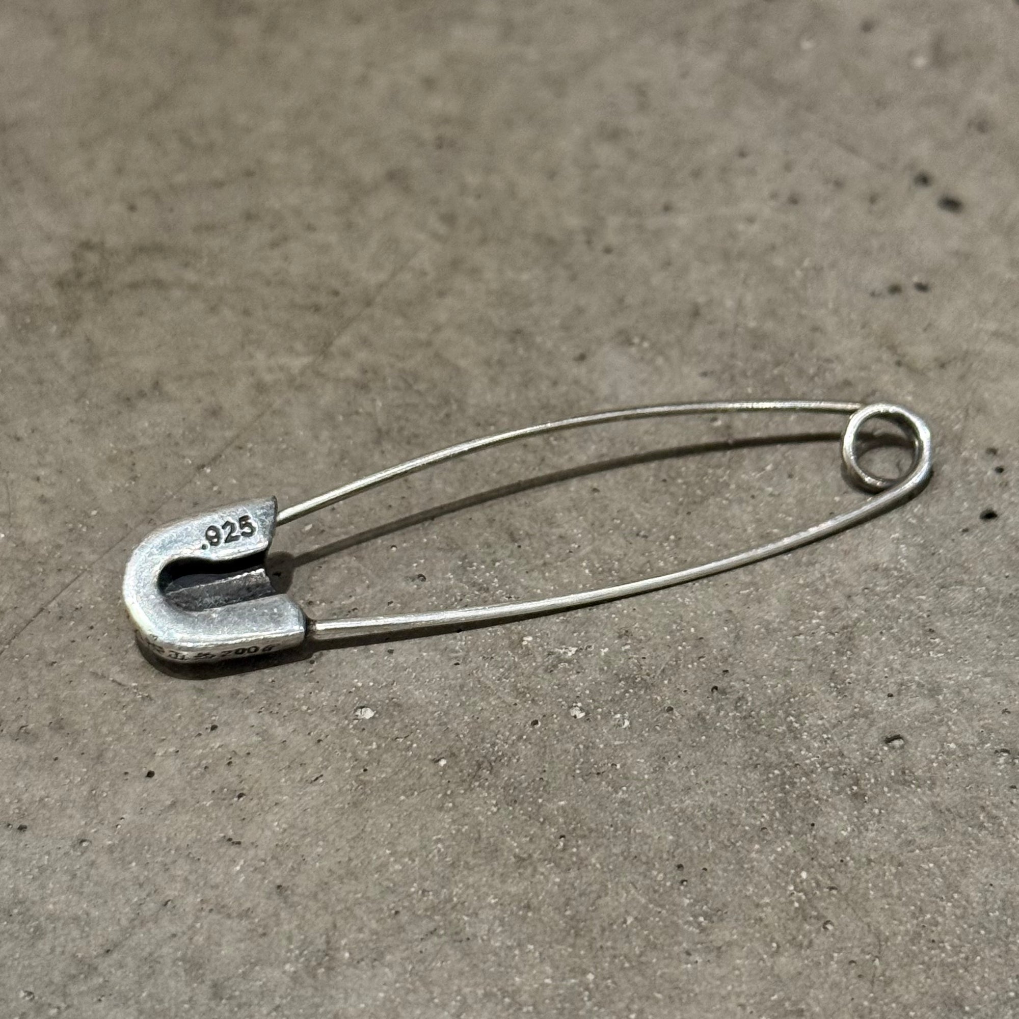 CHROME HEARTS 2” LARGE SAFETY PIN ‘SILVER’