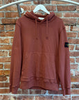 STONE ISLAND CLASSIC PATCH PULLOVER HOODIE ‘MAROON’
