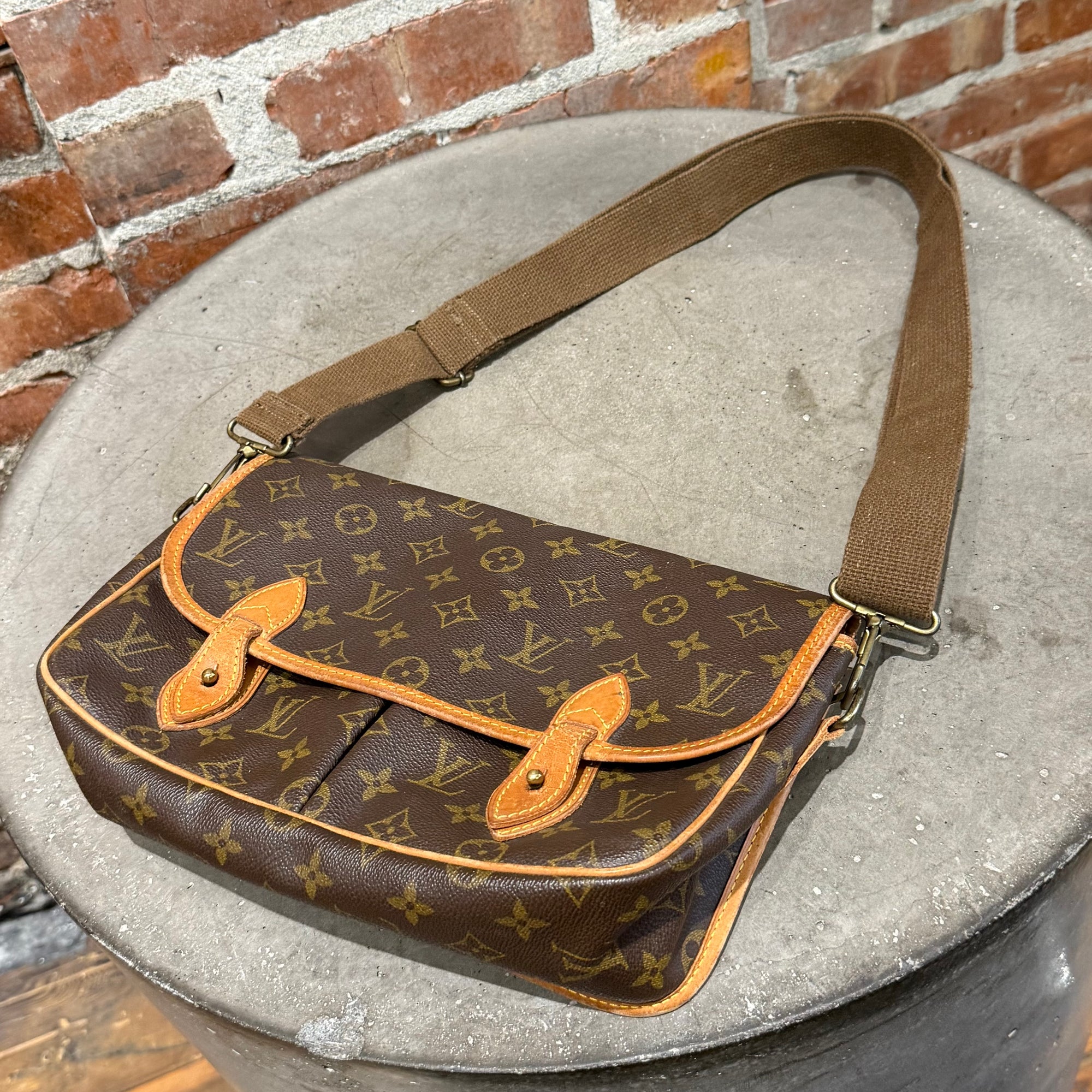 LOUIS VUITTON VINTAGE MONOGRAM SIDE BAG ‘BROWN’