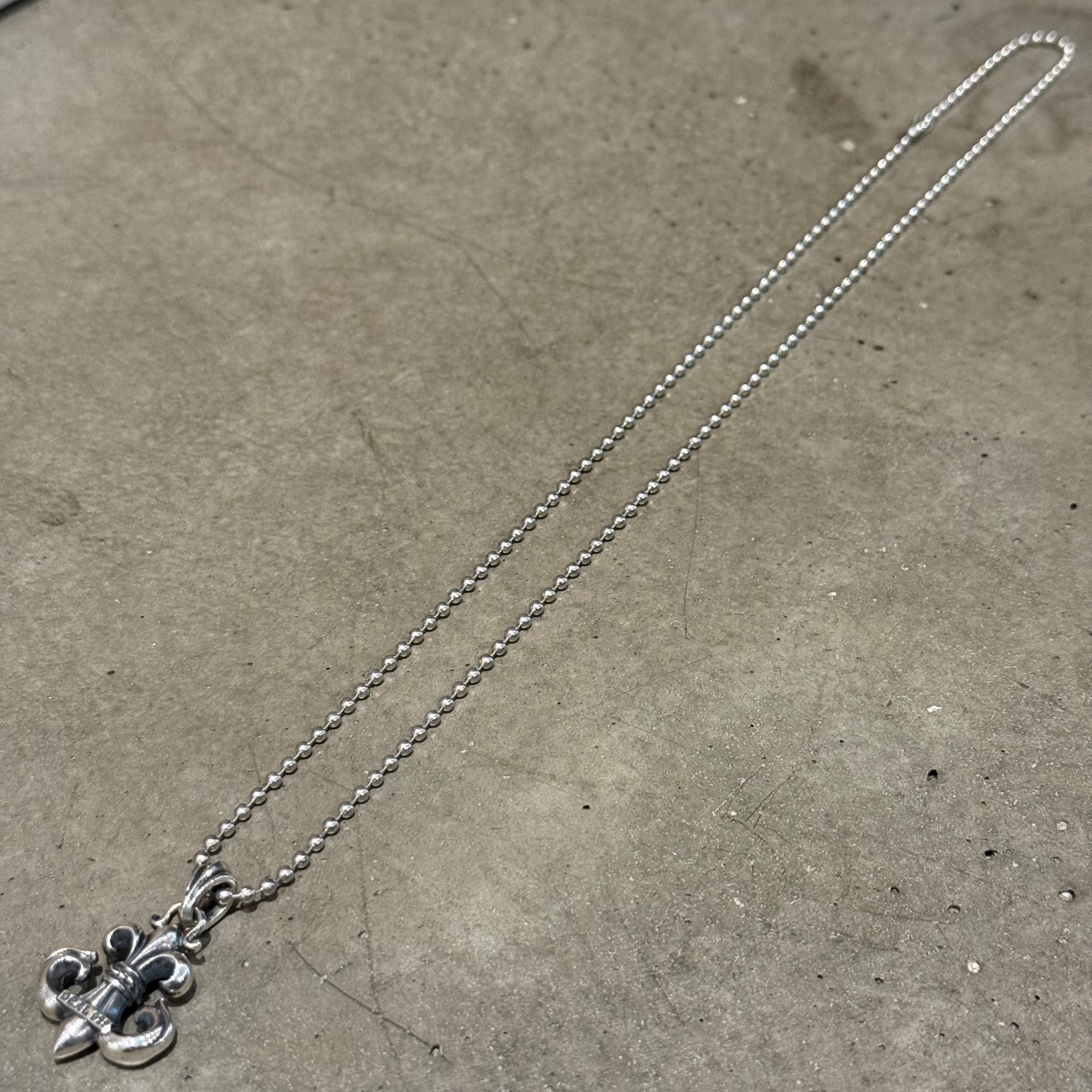 DEAL DESIGN LILY TOP FLEUR NECKLACE ‘SILVER’