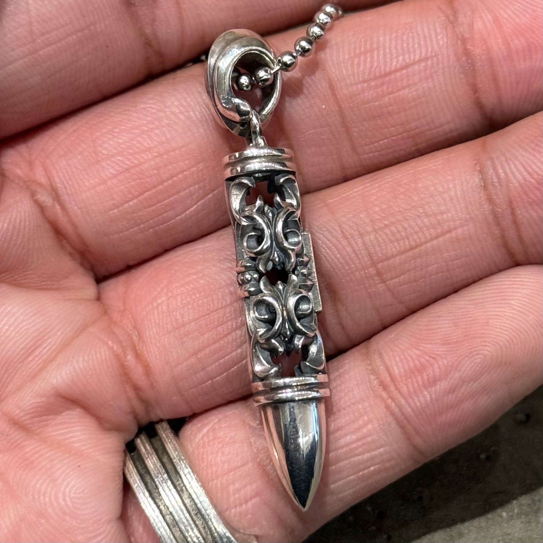 DEAL DESIGN LONG BILLET NECKLACE ‘SILVER’
