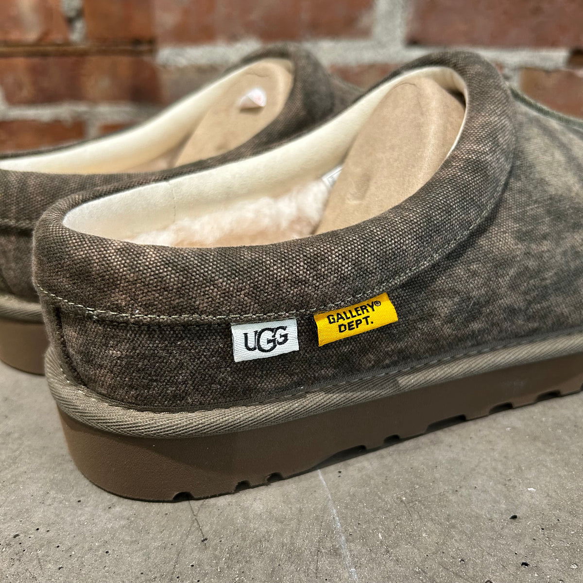 GALLERY DEPT. X UGGS TASMAN CAVNAS SLIPPERS ‘SAGE’