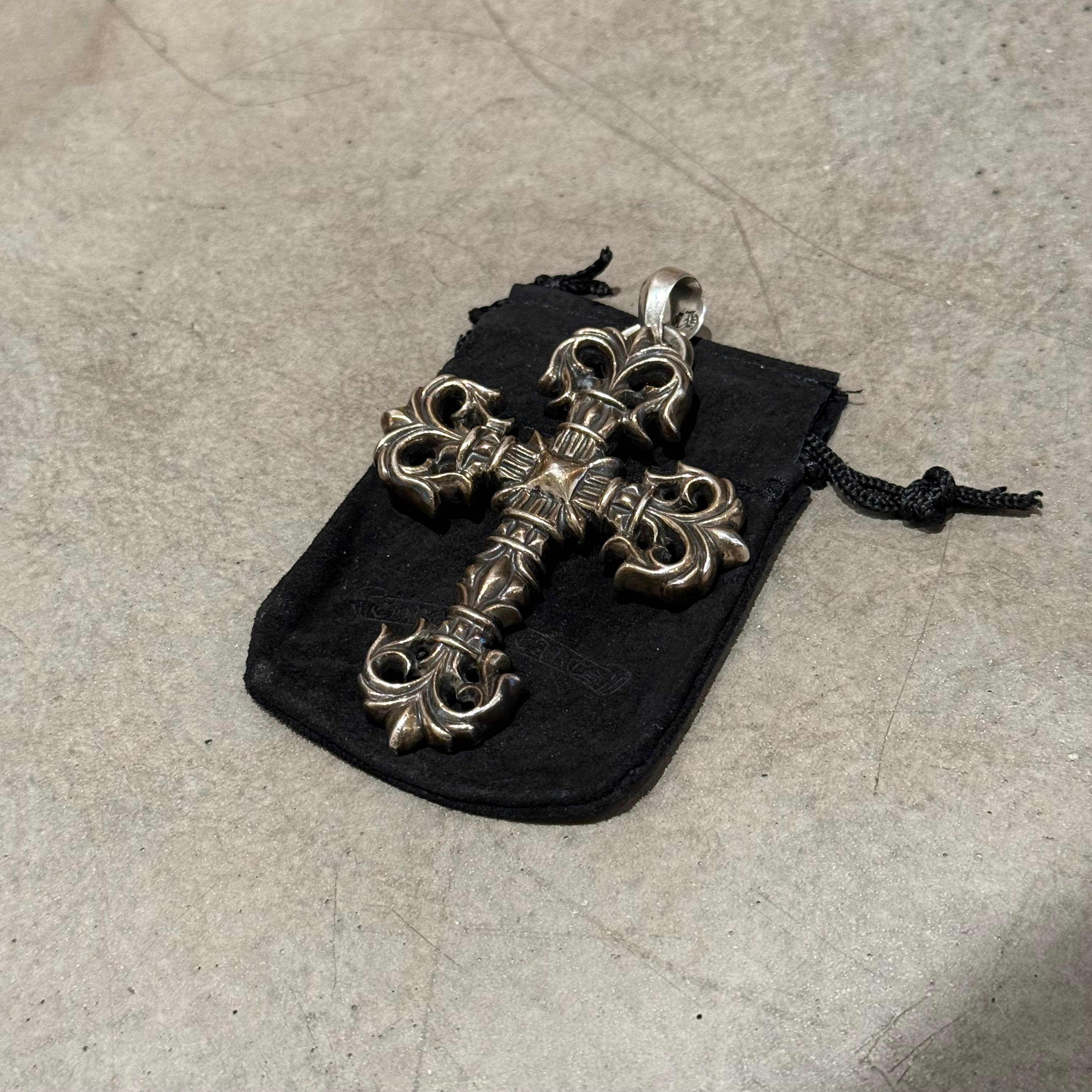 アクセサリー CHROME HEARTS LARGE FILIGREE CROSS C1E234F1-7838-468A-81A3-