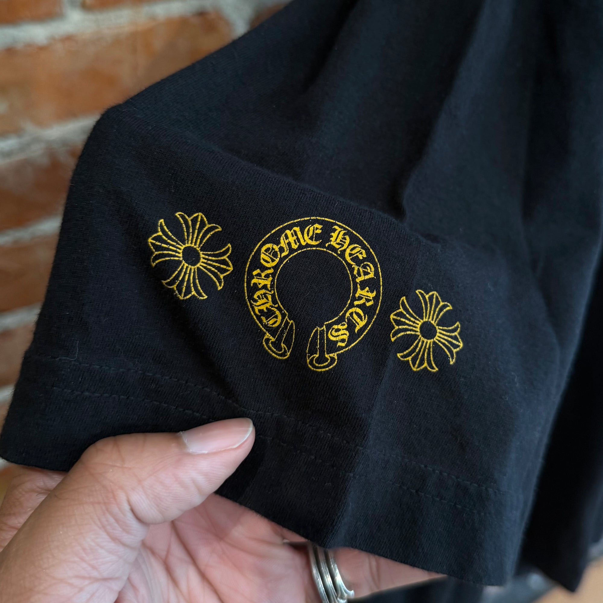CHROME HEARTS SMOKED PLUS CROSS TEE ‘BLACK’