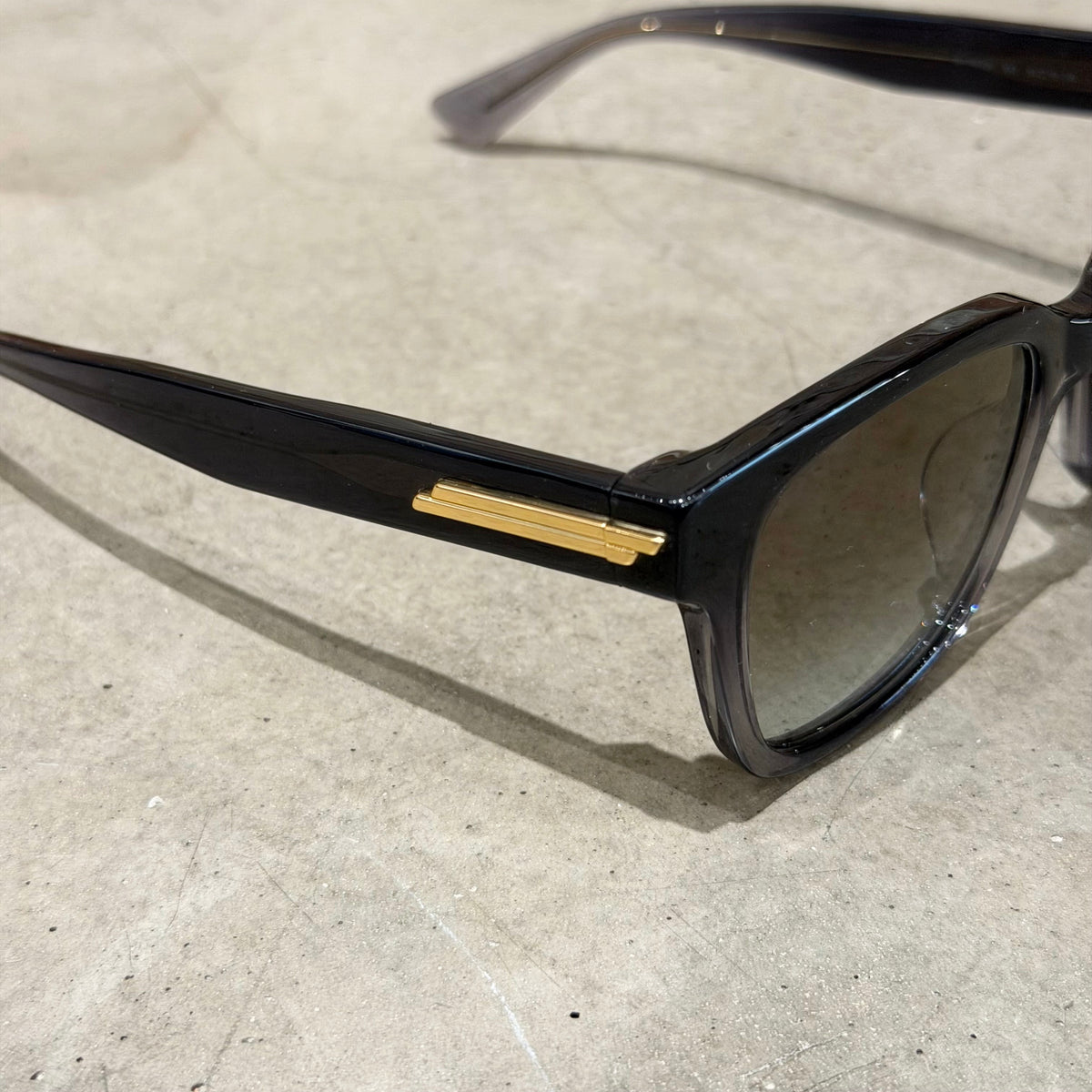 BOTTEGA VENETA BV1461SK GRADIENT SUNGLASSES ‘SMOKE’