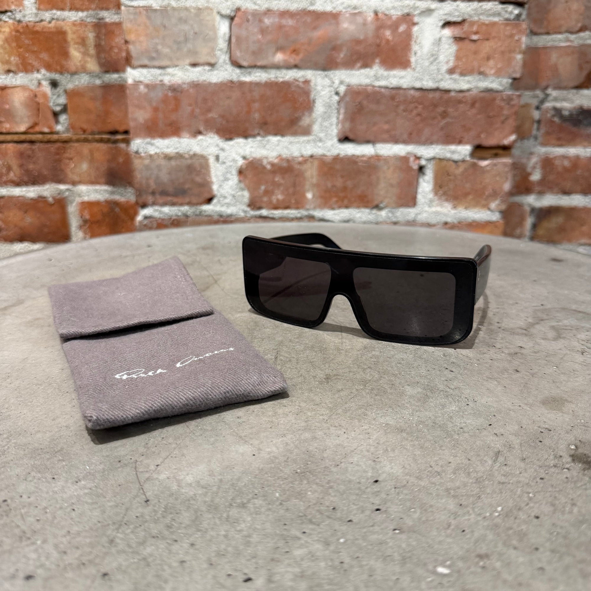 RICK OWENS DOCUMENTA SUNGLASSES ‘BLACK’
